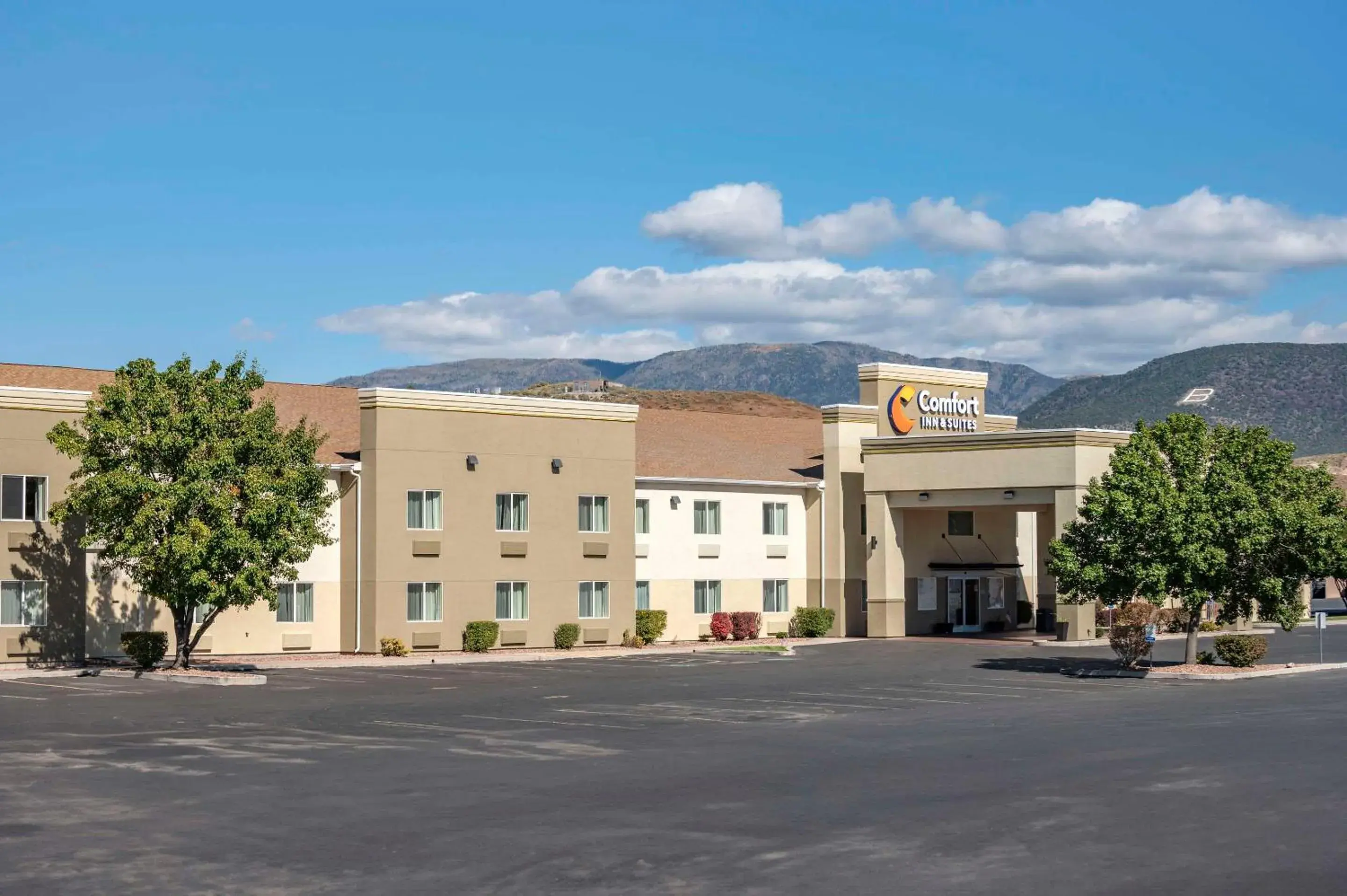Property building in Comfort Inn & Suites Beaver - Interstate 15 North Property building in Comfort Inn & Suites Beaver - Interstate 15 North