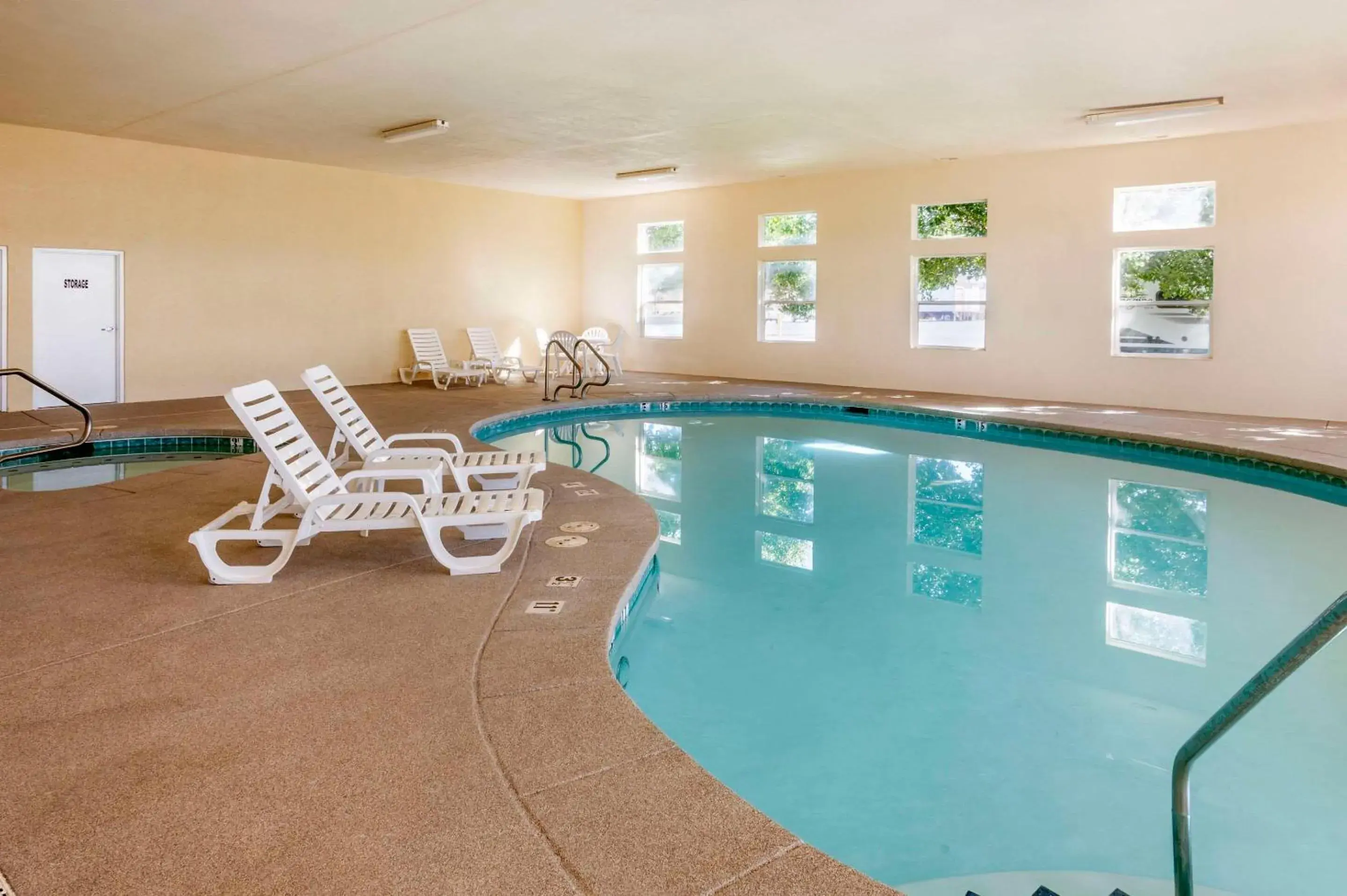 Swimming pool in Comfort Inn & Suites Beaver - Interstate 15 North Swimming pool in Comfort Inn & Suites Beaver - Interstate 15 North