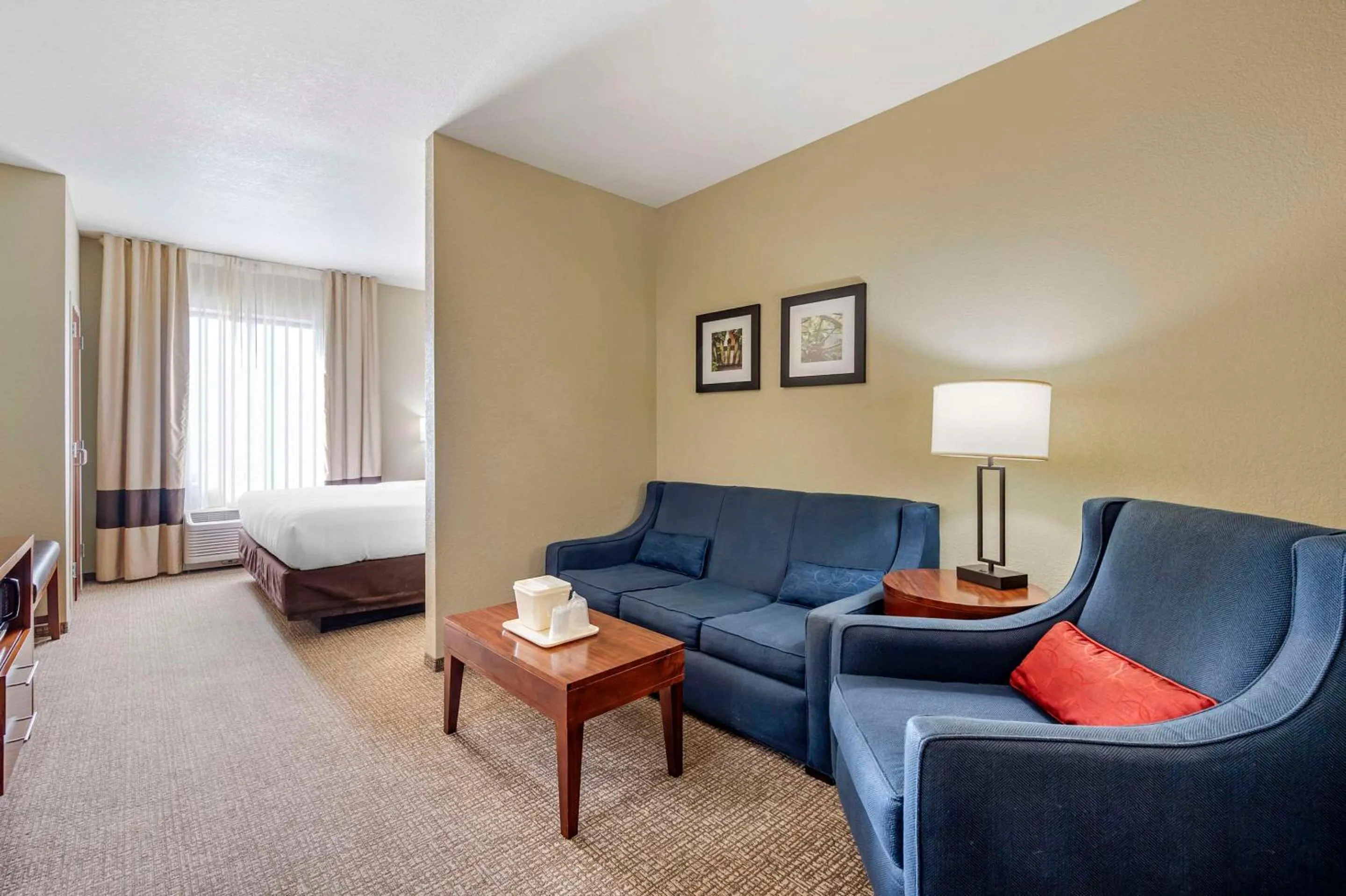 Bedroom, Bed in Comfort Inn & Suites