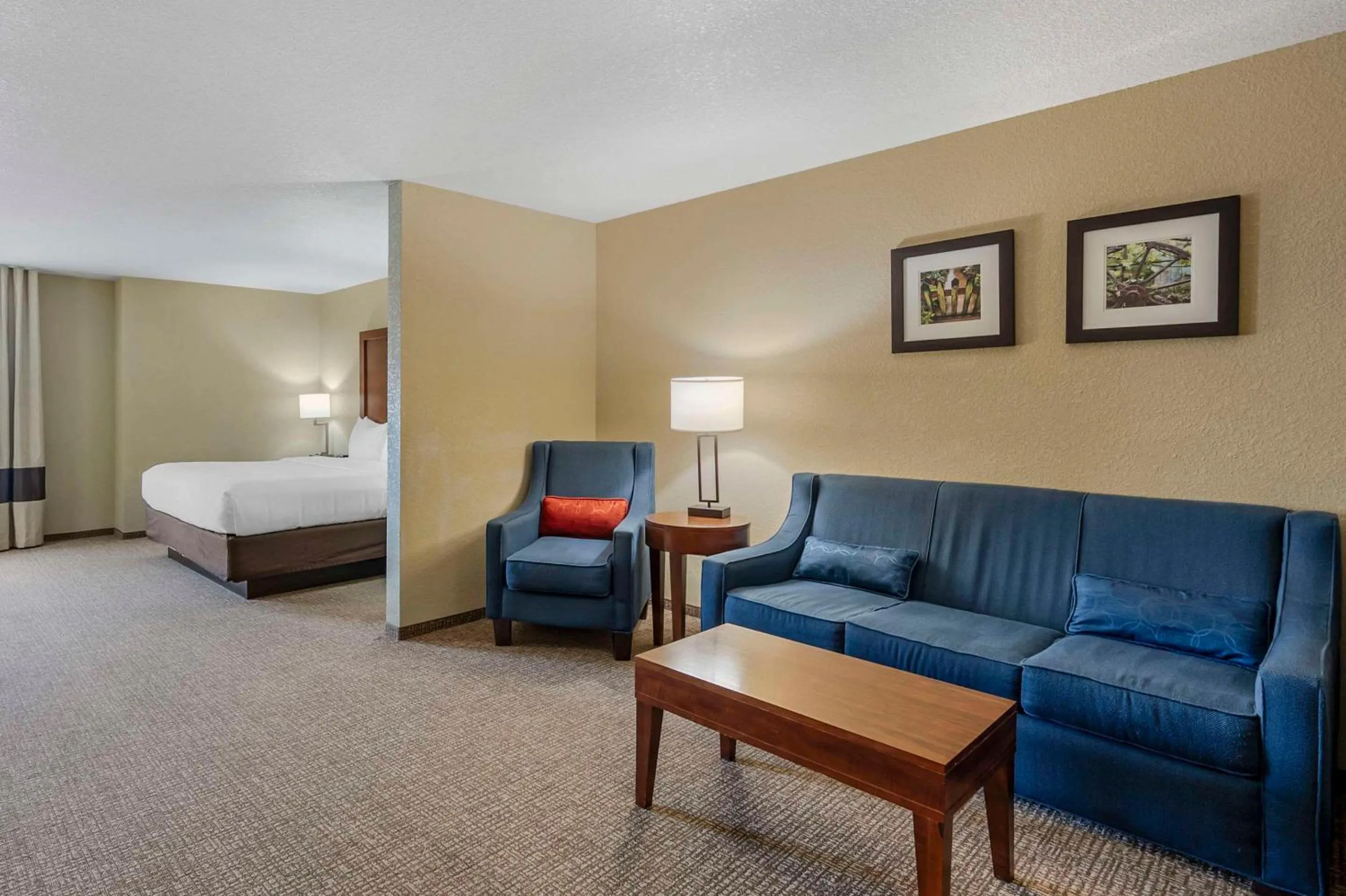 Bedroom, Bed in Comfort Inn & Suites