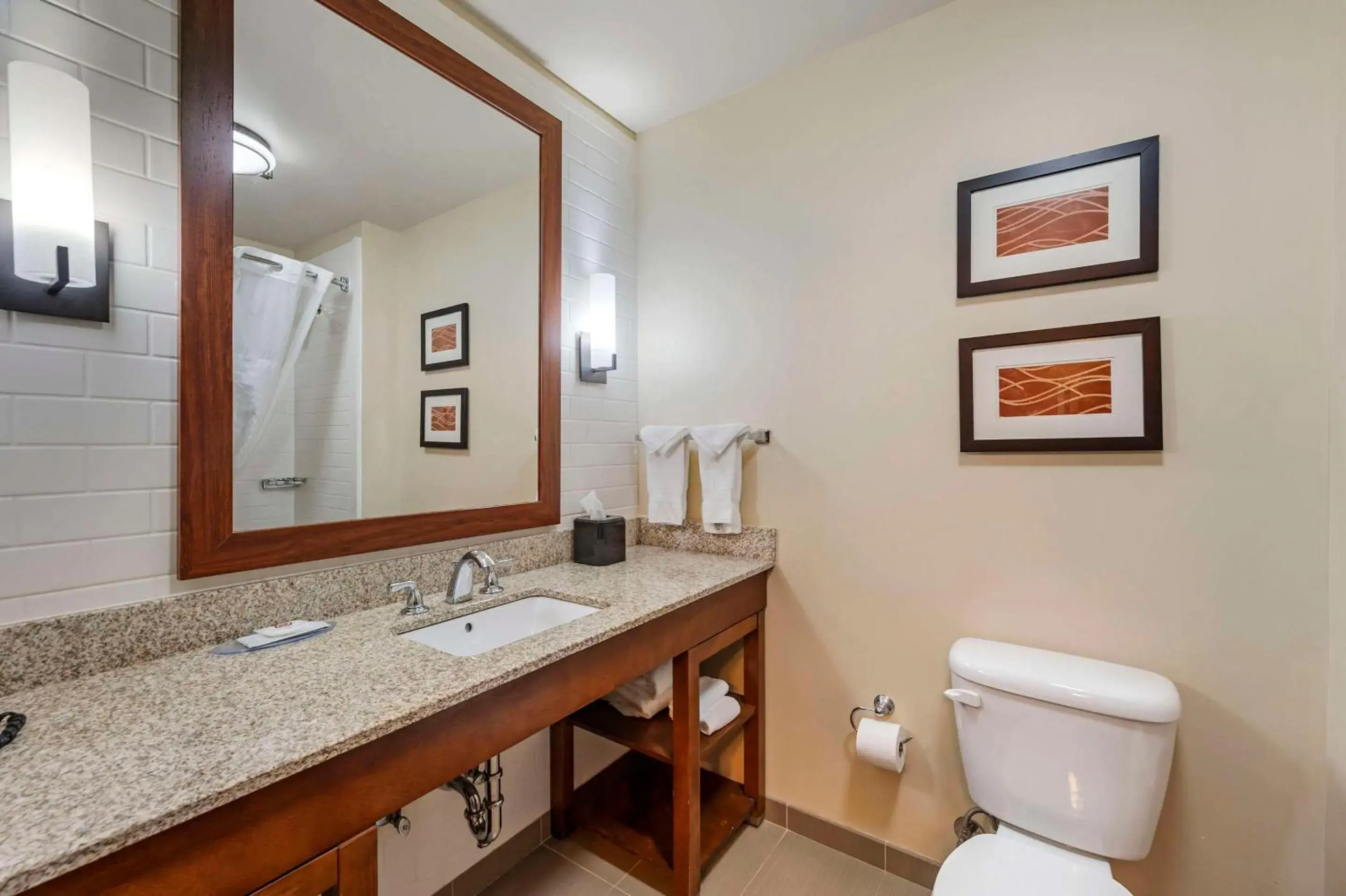 Bedroom in Comfort Inn & Suites Bedroom in Comfort Inn & Suites