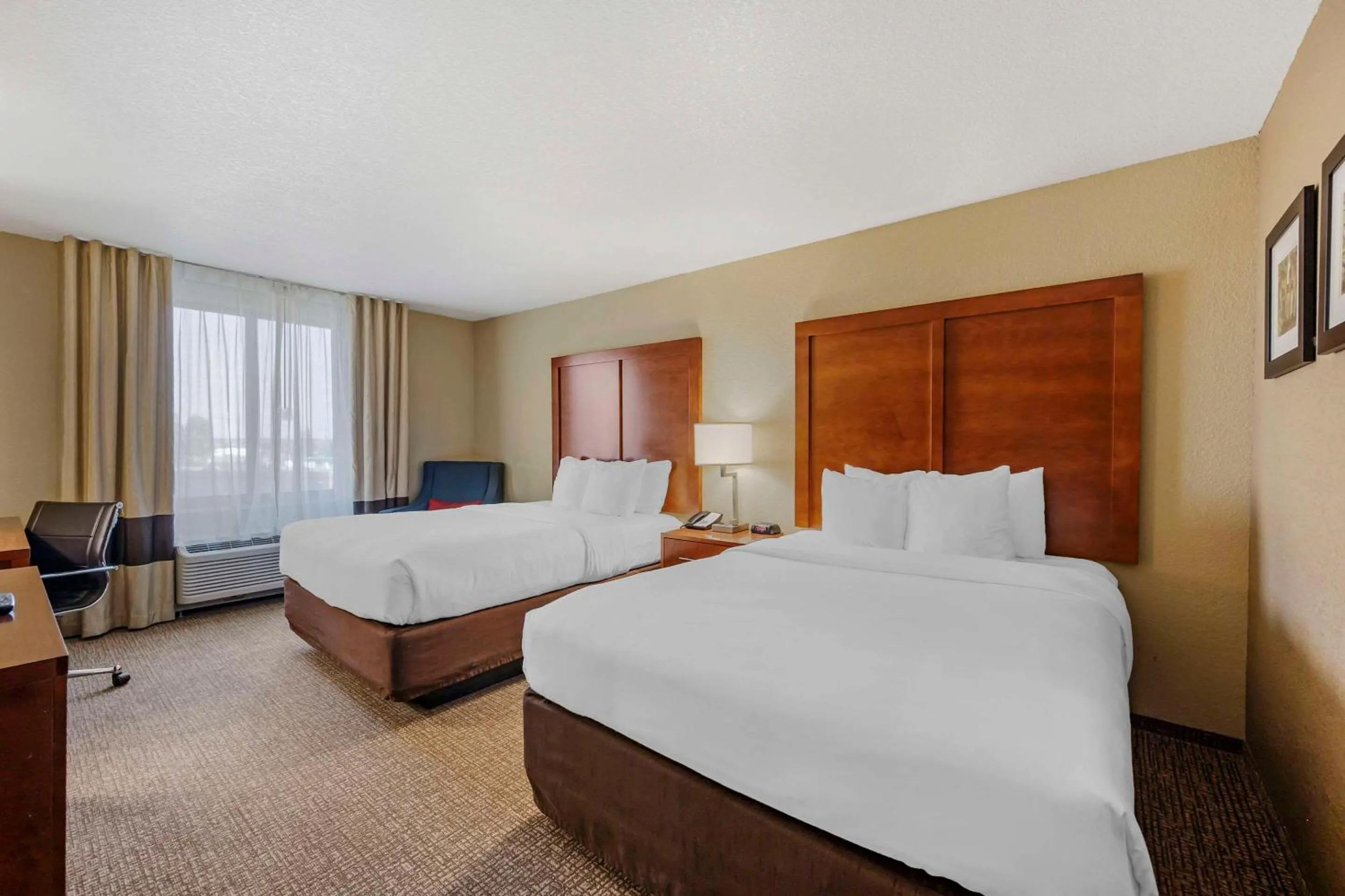 Bedroom, Bed in Comfort Inn & Suites