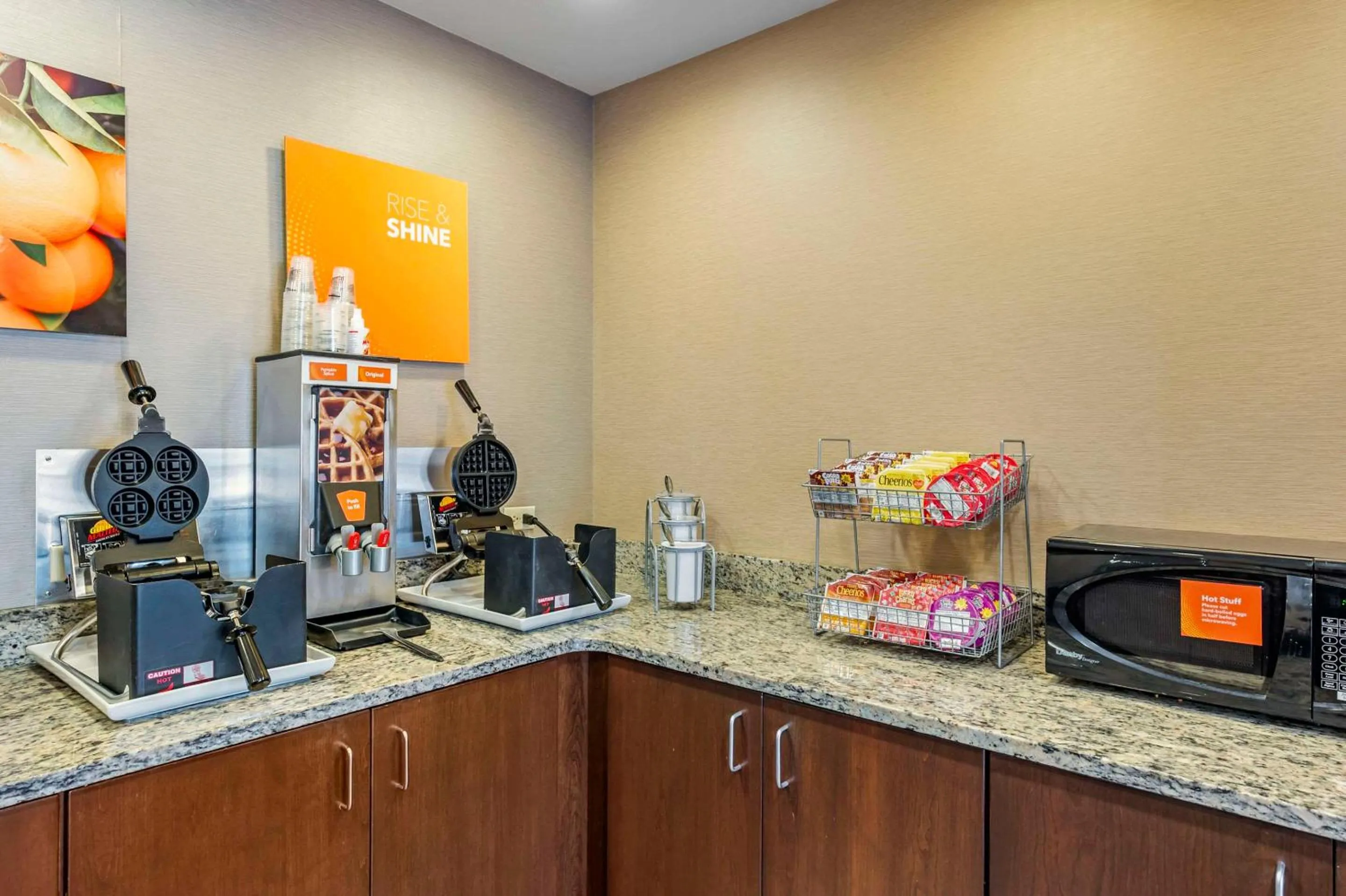 Breakfast in Comfort Inn & Suites