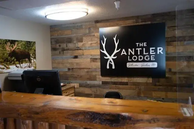 Lobby or reception in The Antler Lodge - Gardiner Lobby or reception in The Antler Lodge - Gardiner