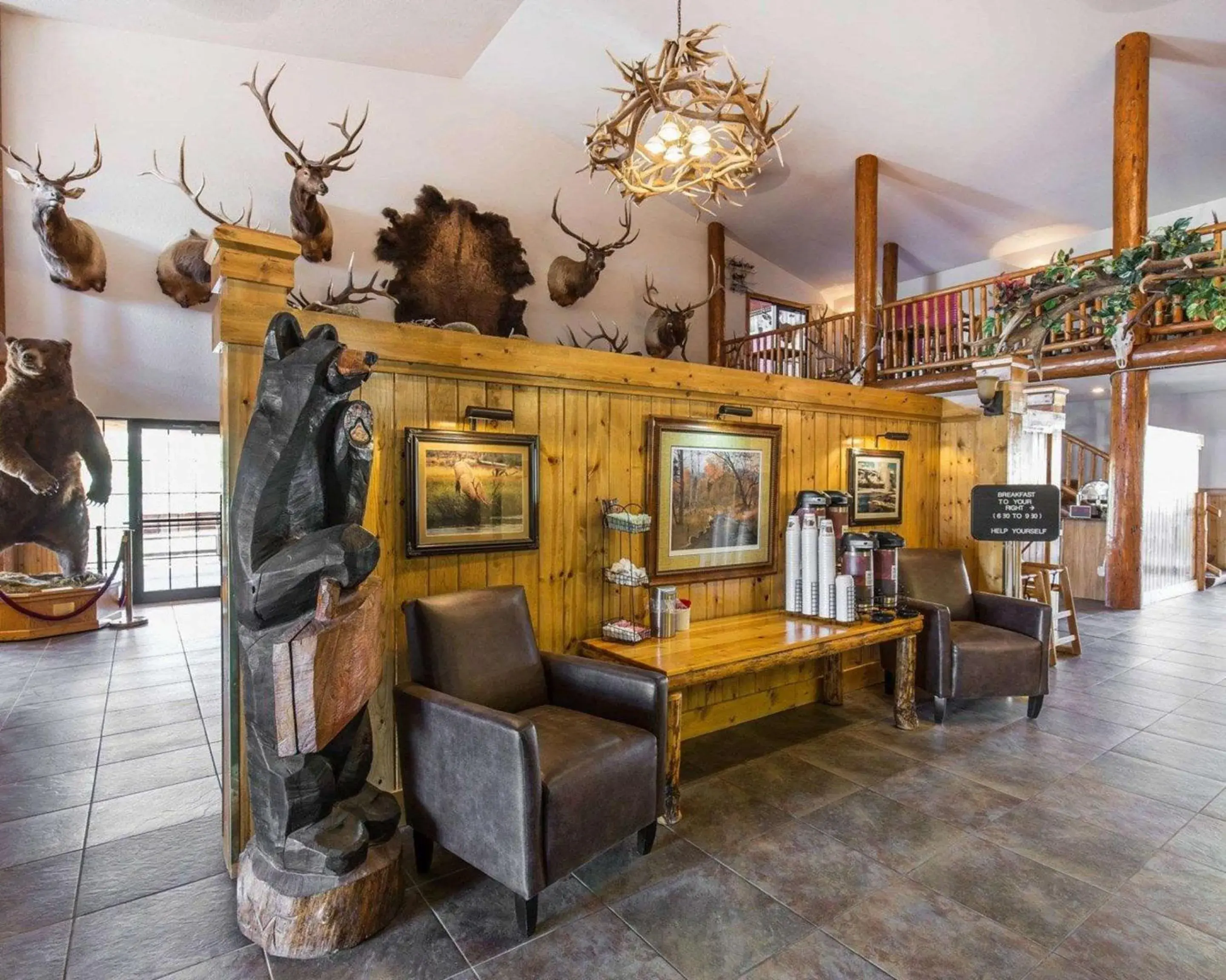 Lobby or reception in The Antler Lodge - Gardiner Lobby or reception in The Antler Lodge - Gardiner