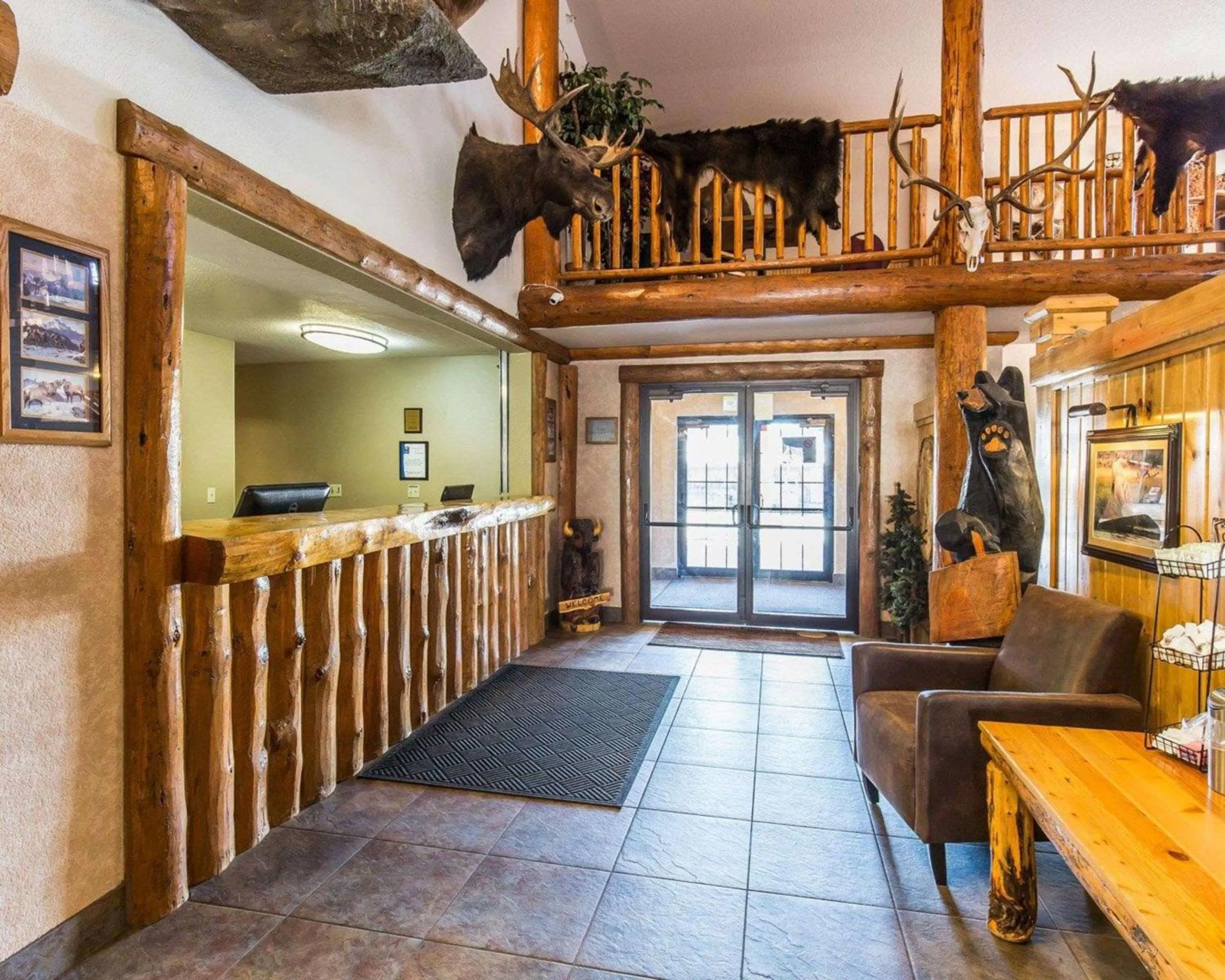Lobby or reception in The Antler Lodge - Gardiner