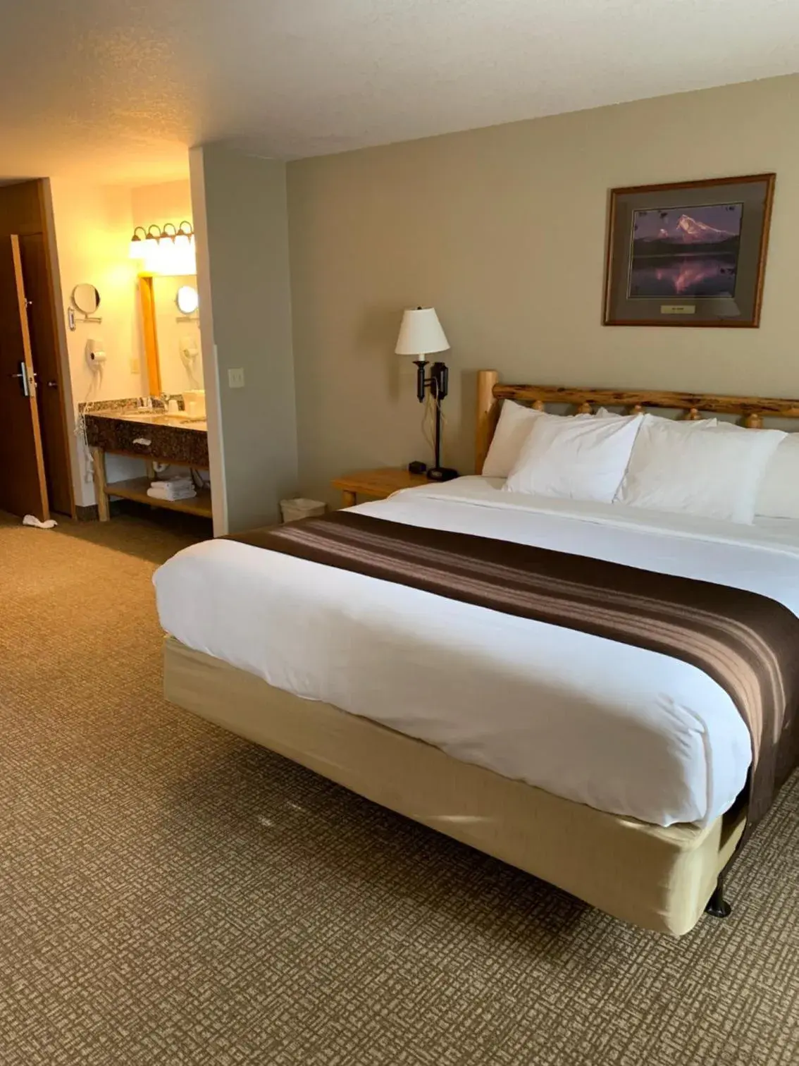 Bed in The Antler Lodge - Gardiner Bed in The Antler Lodge - Gardiner