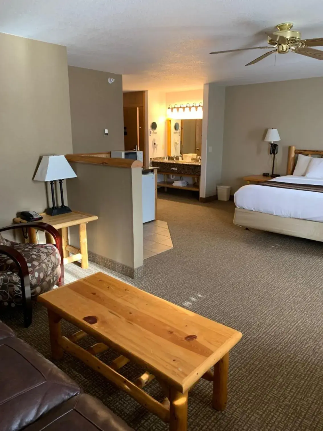 Bed in The Antler Lodge - Gardiner Bed in The Antler Lodge - Gardiner