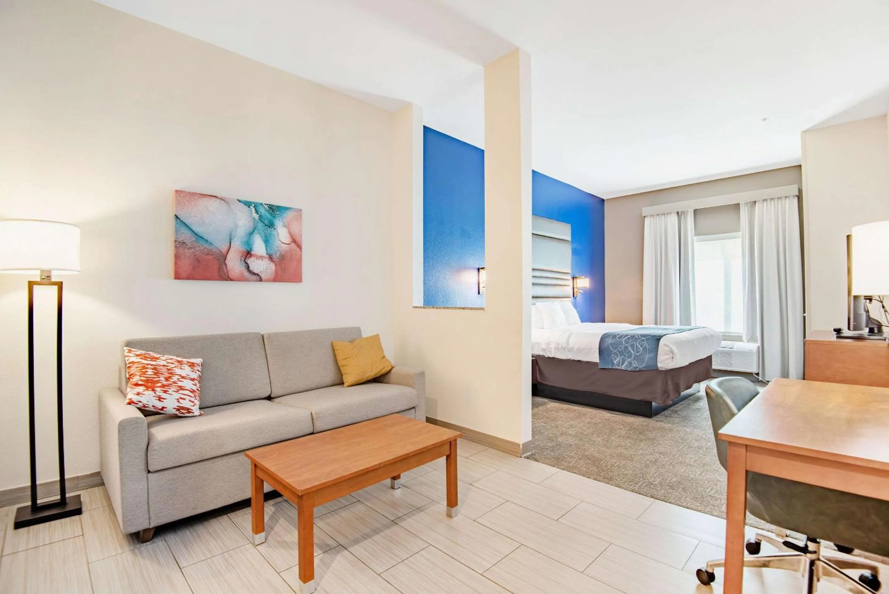 Bedroom in Comfort Suites Denham Springs