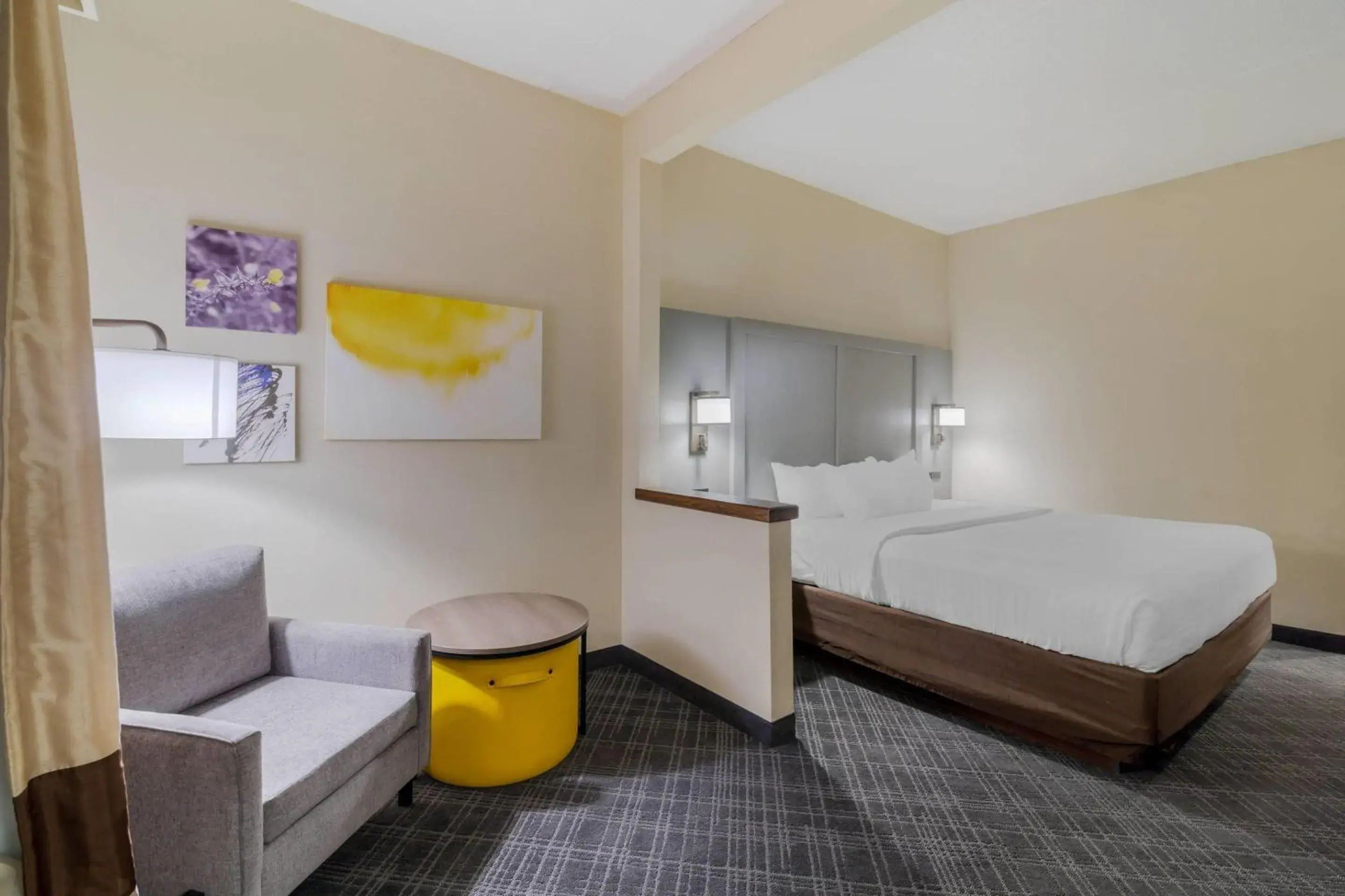 Bedroom in Comfort Inn Bismarck Bedroom in Comfort Inn Bismarck