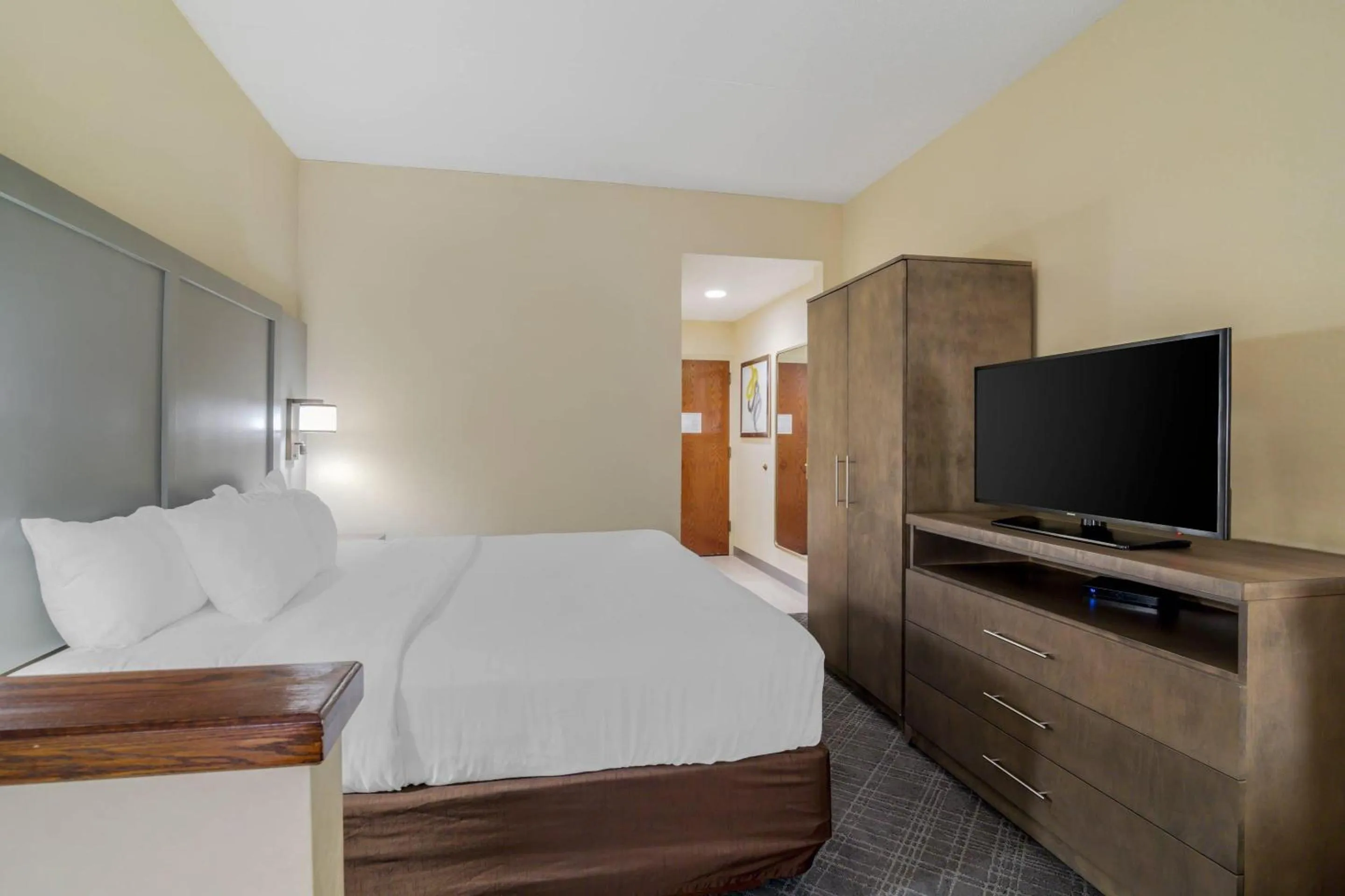 Bedroom in Comfort Inn Bismarck