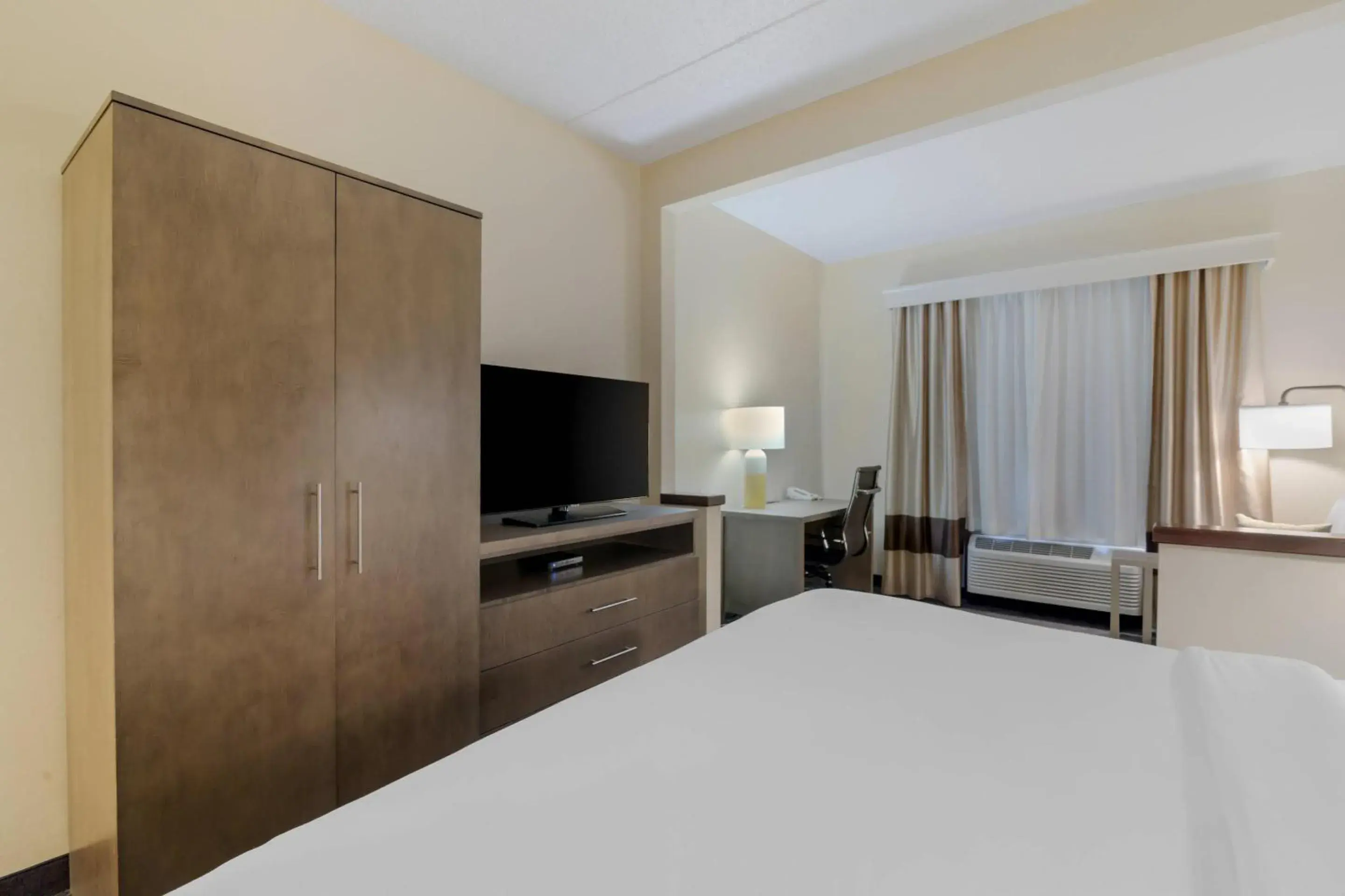 Bedroom in Comfort Inn Bismarck Bedroom in Comfort Inn Bismarck