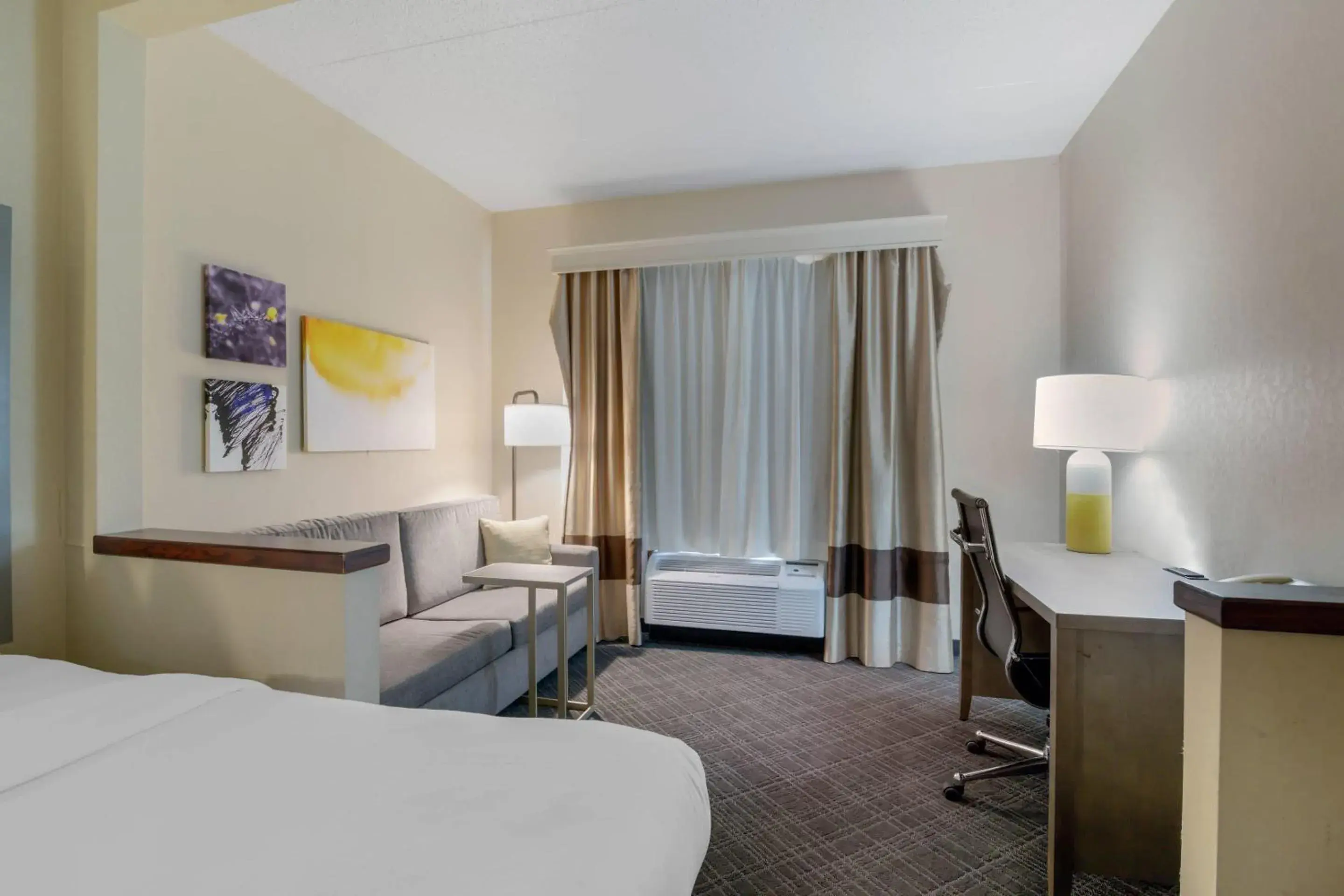 Bedroom in Comfort Inn Bismarck Bedroom in Comfort Inn Bismarck