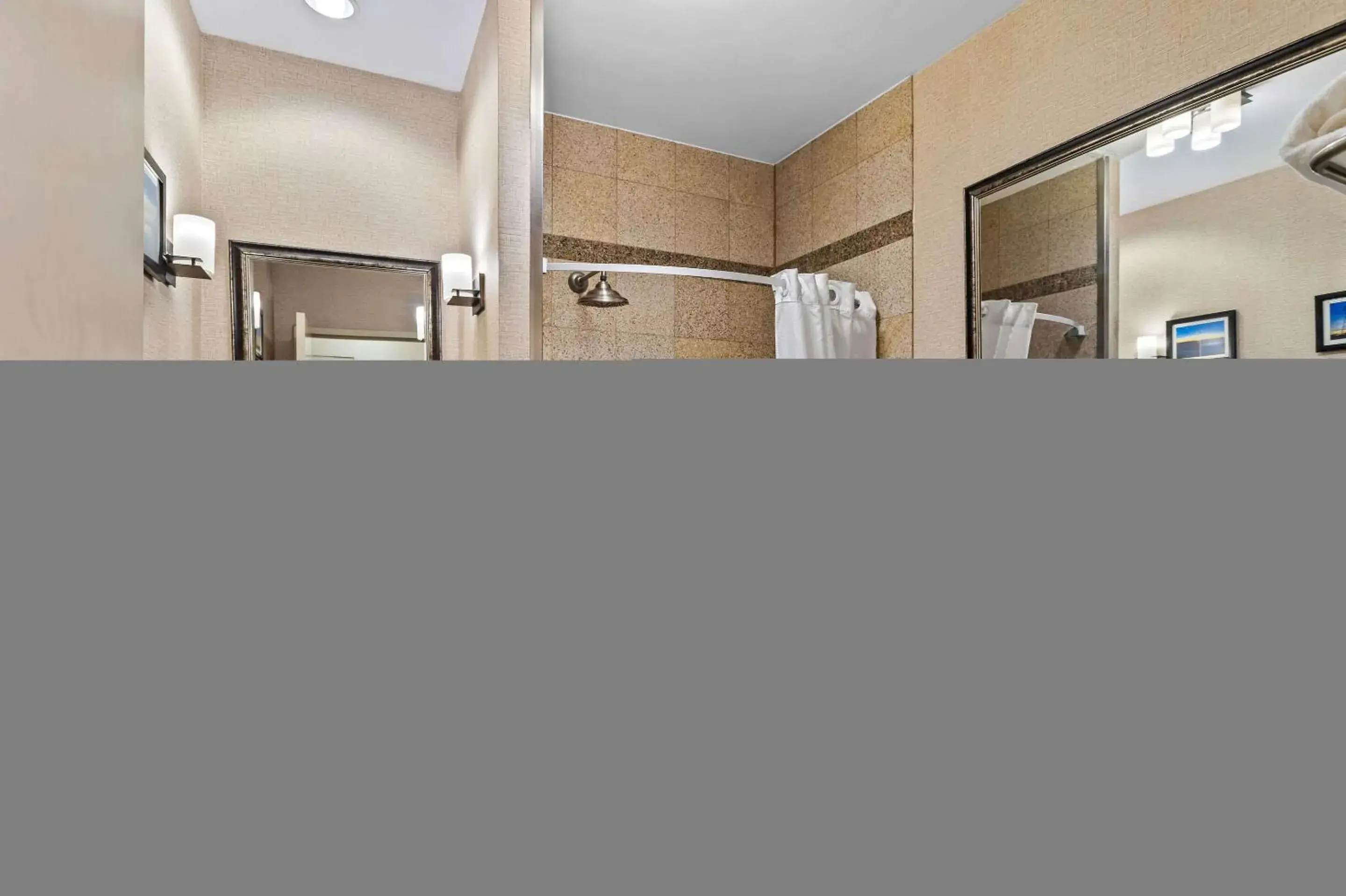 Bedroom in Comfort Suites Roswell North Bedroom in Comfort Suites Roswell North