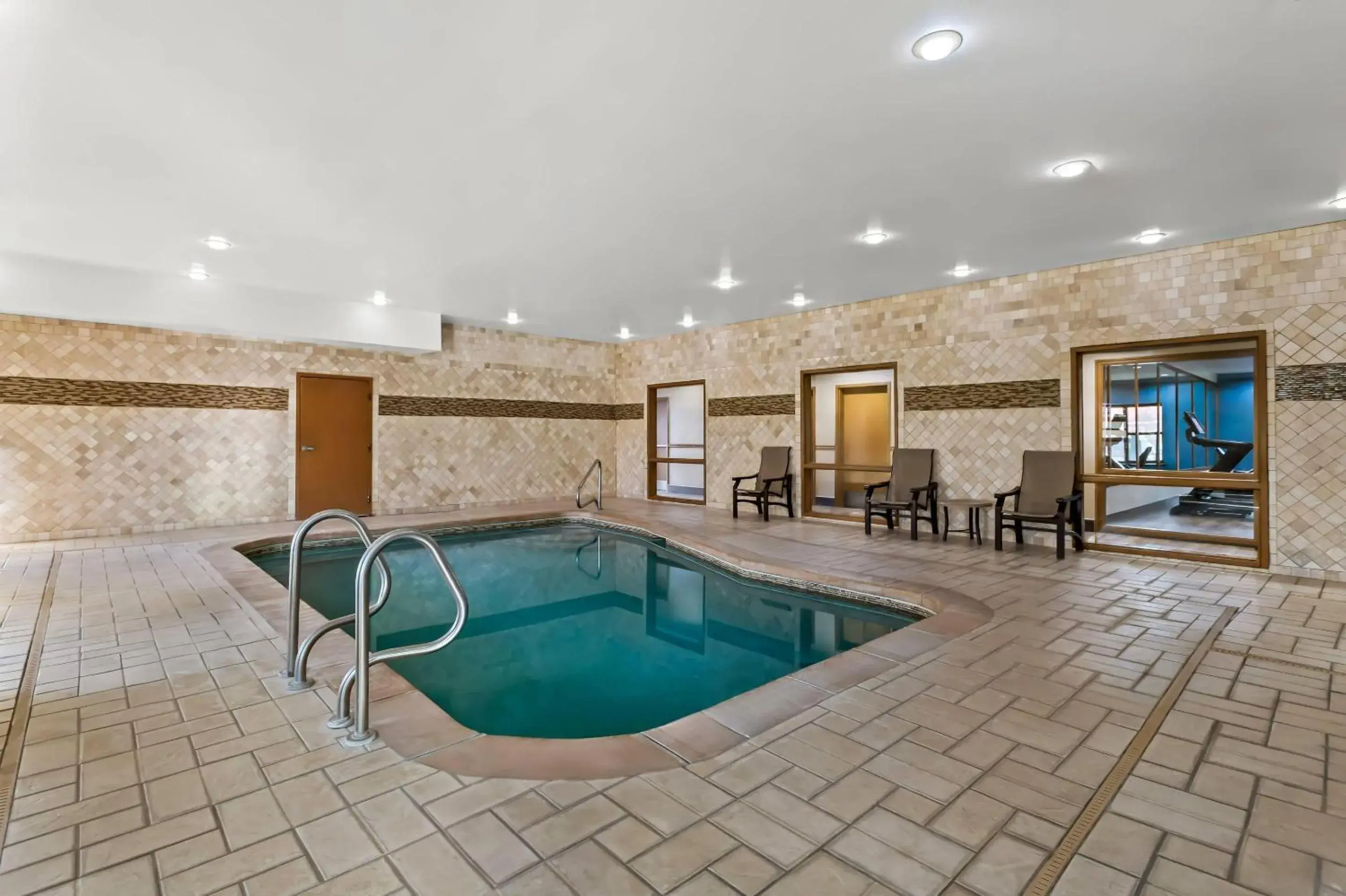 Swimming pool in Comfort Suites Roswell North Swimming pool in Comfort Suites Roswell North