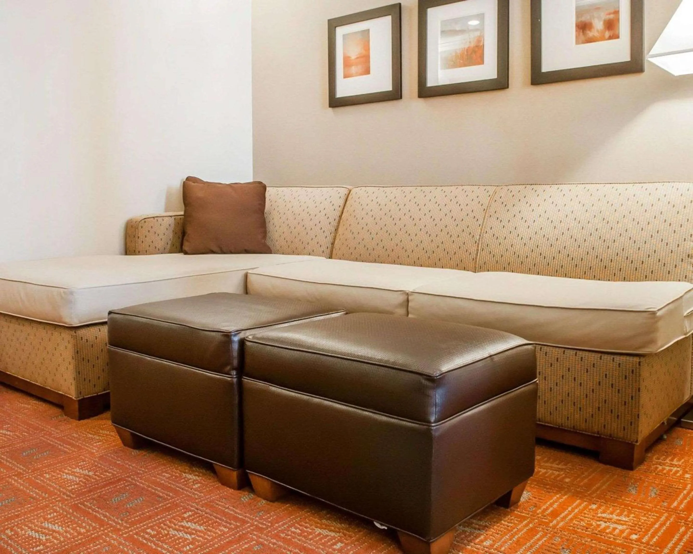 Bedroom in Comfort Suites Farmington