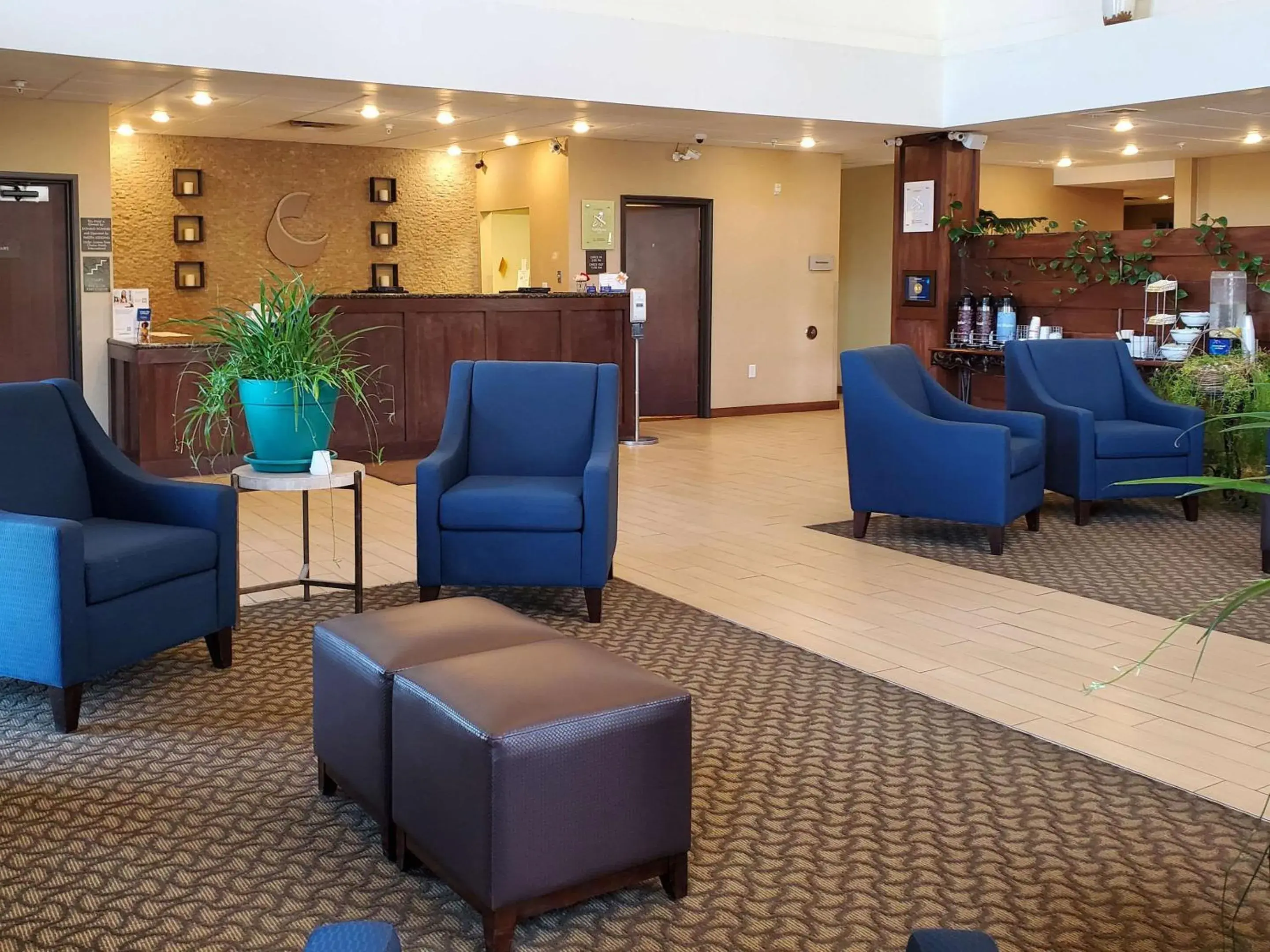 Lobby or reception in Comfort Suites Farmington Lobby or reception in Comfort Suites Farmington
