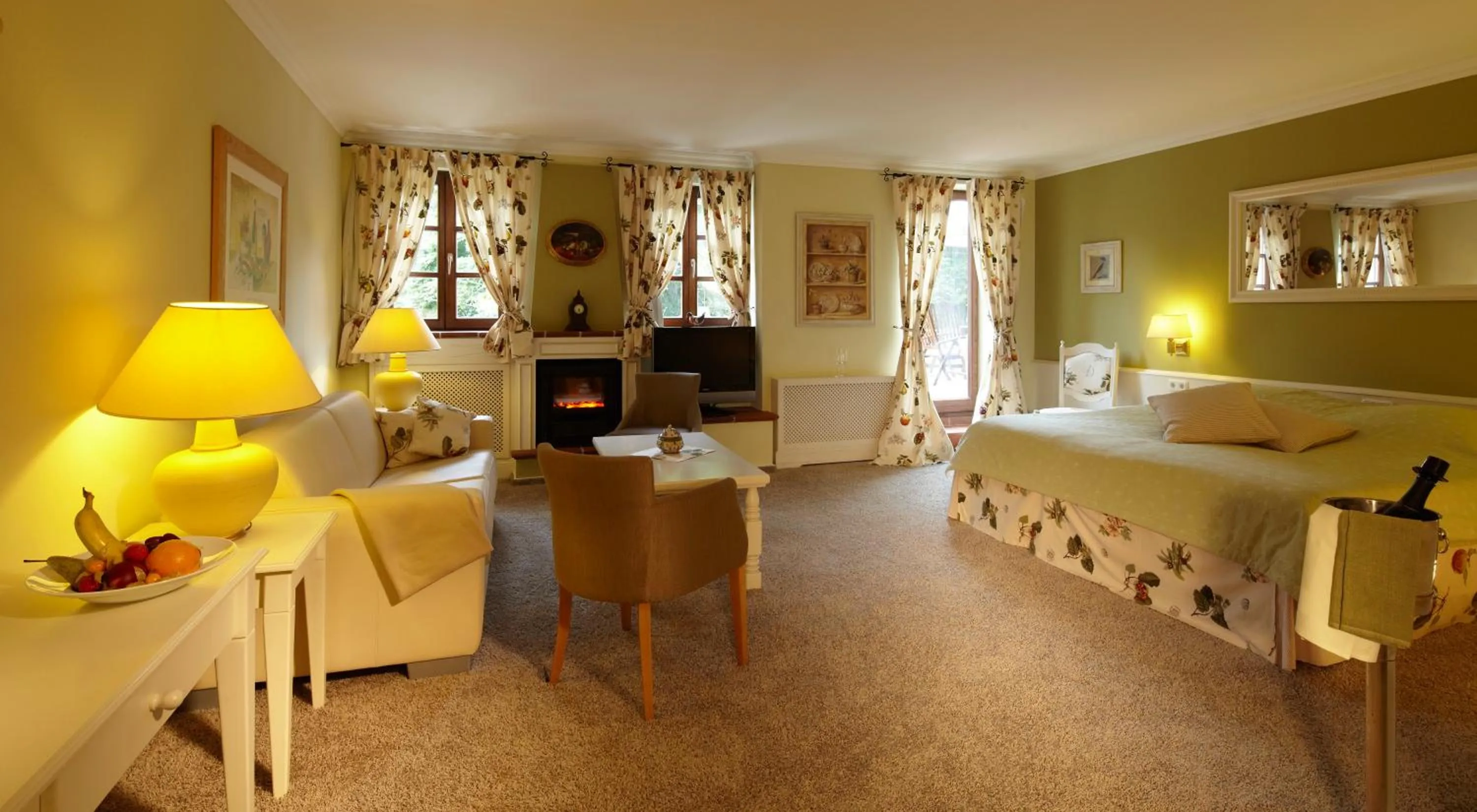 Bedroom, Bed in Blesius Garten