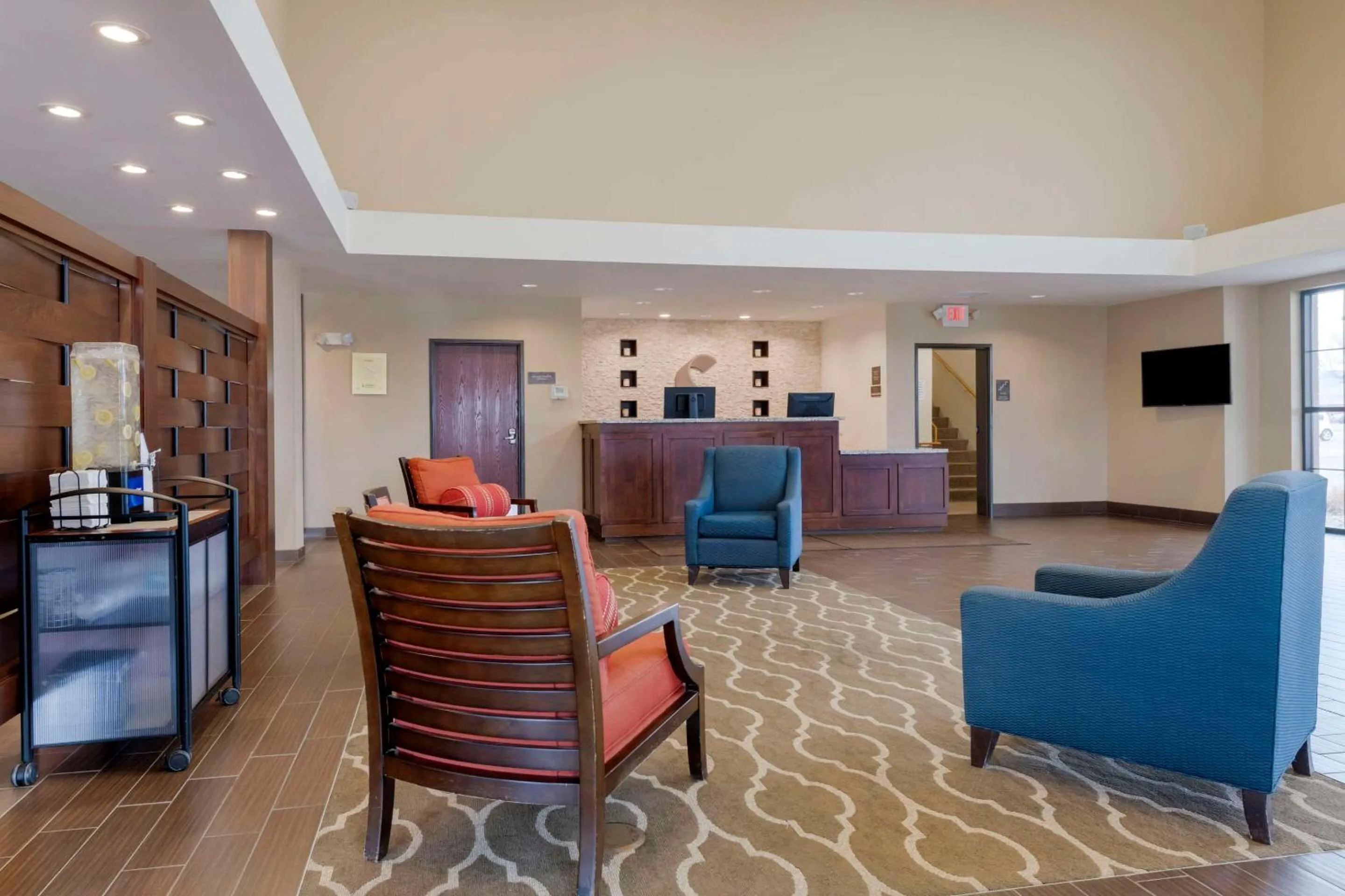 Lobby or reception in Comfort Suites & Conference Center