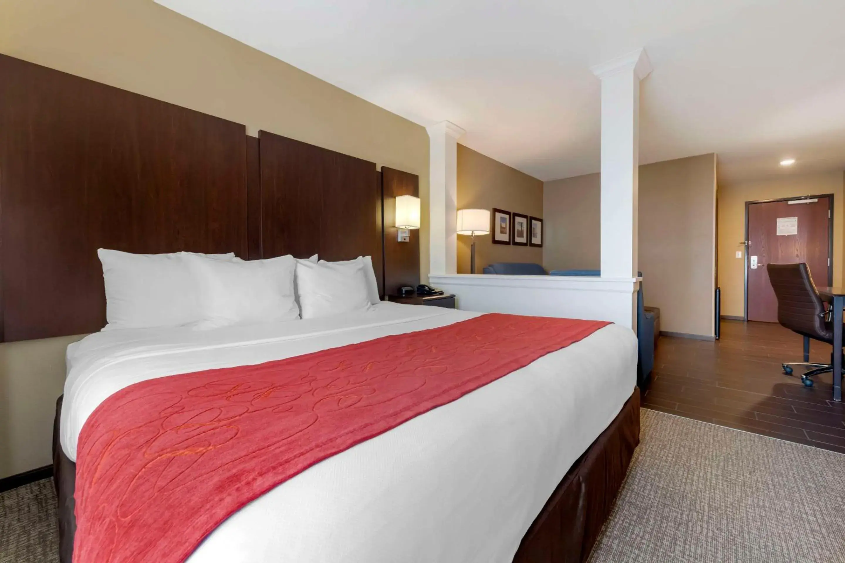 Bedroom in Comfort Suites & Conference Center Worthington Bedroom in Comfort Suites & Conference Center Worthington