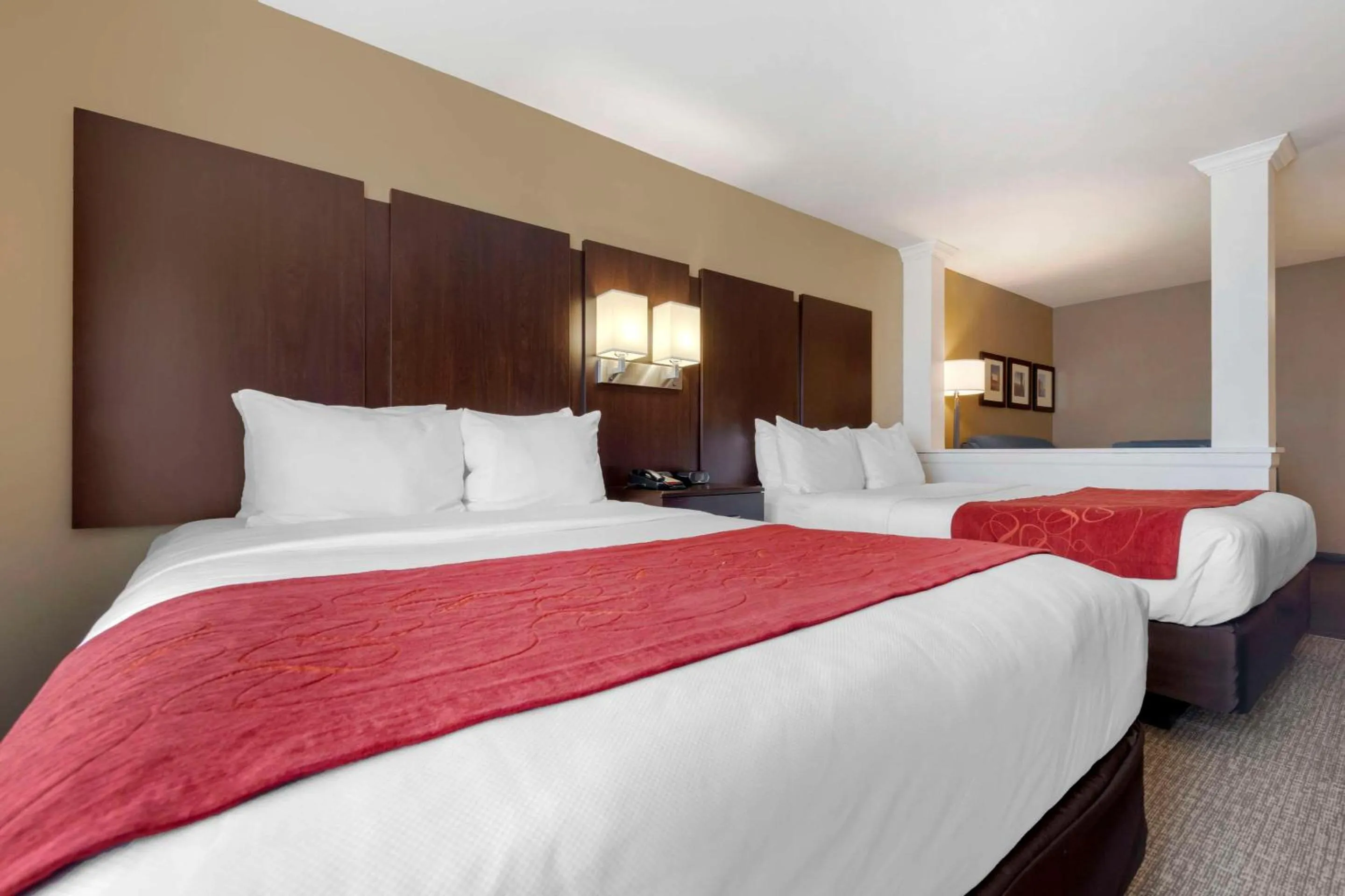 Bedroom in Comfort Suites & Conference Center Worthington