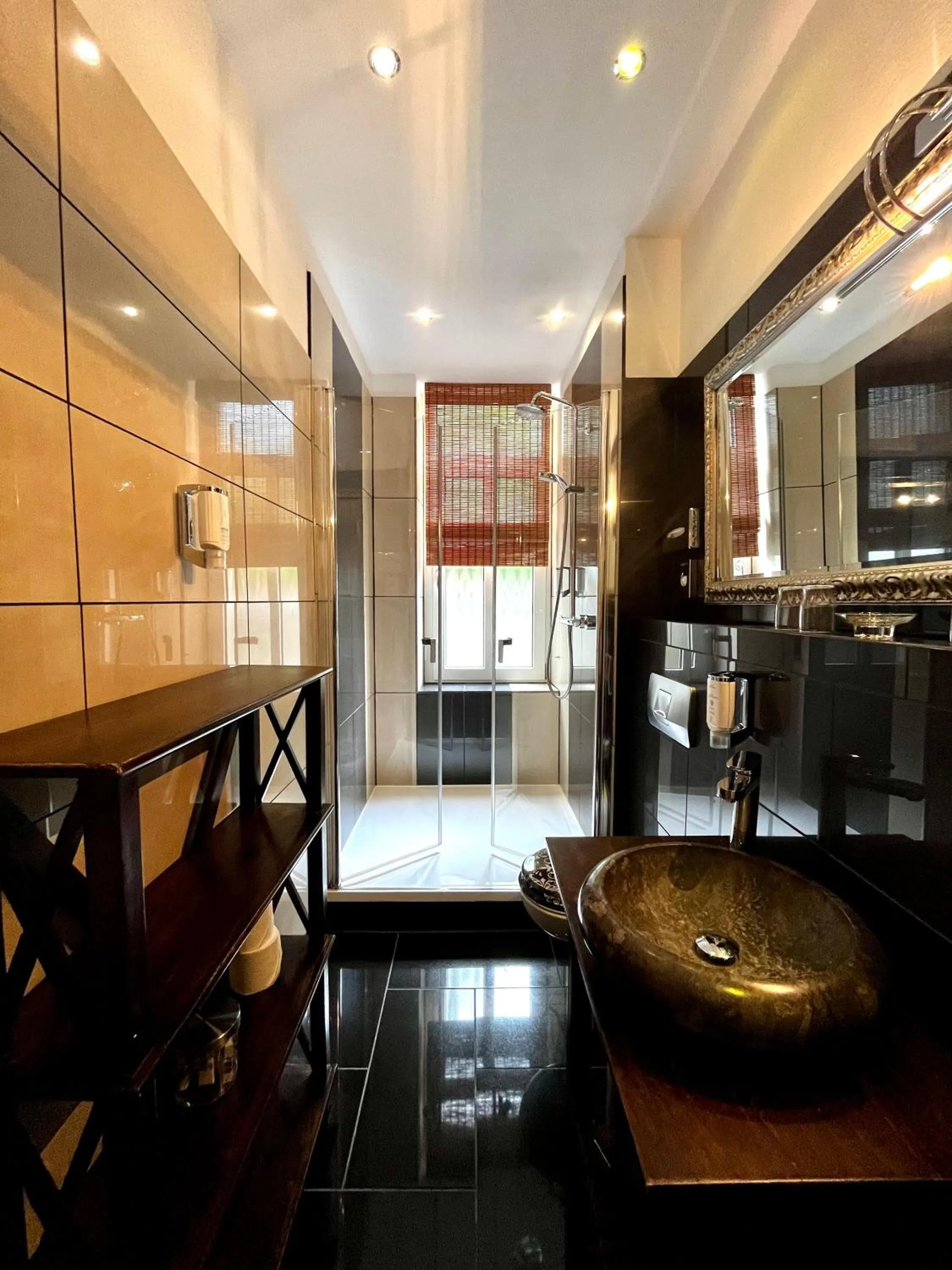 Shower in PARK VILLA zentral am Mittelrhein Zimmer&Apartments Self check in Aparthotel