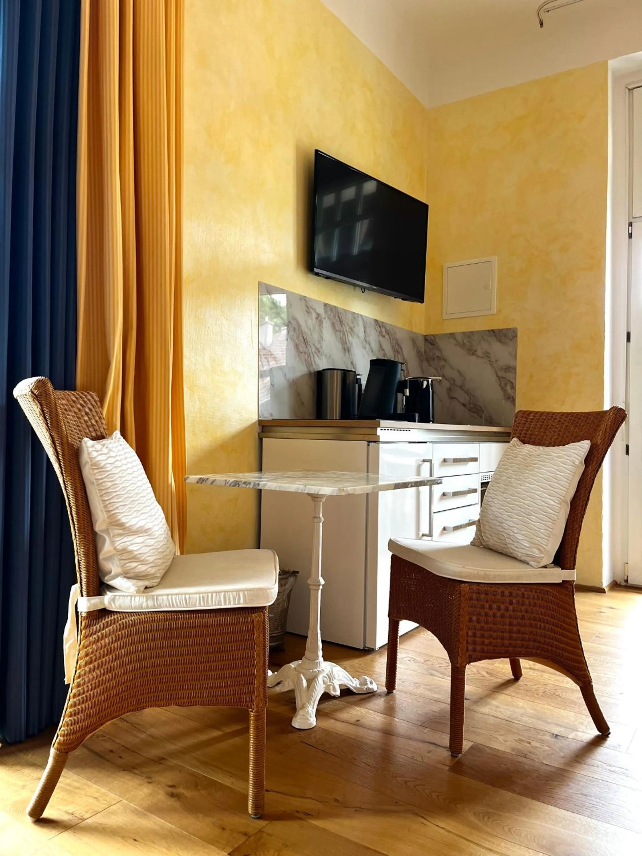 Kitchen or kitchenette in PARK VILLA zentral am Mittelrhein Zimmer&Apartments Self check in Aparthotel