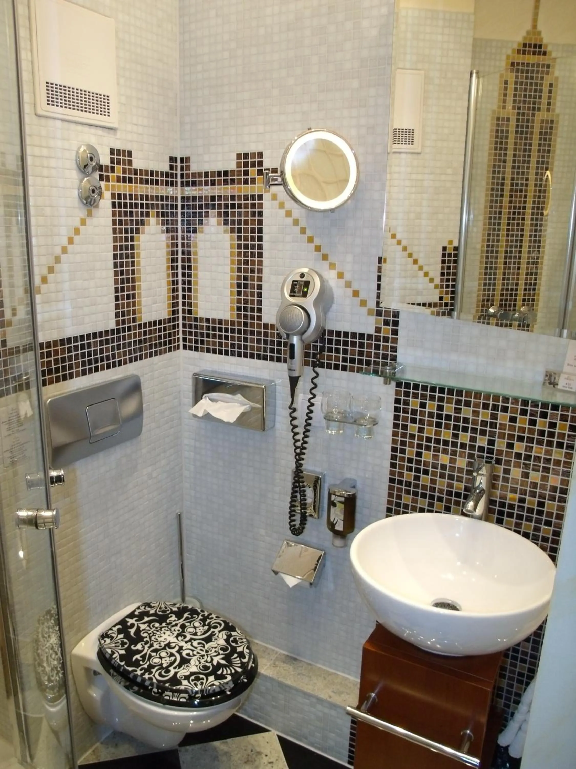 Shower in PARK VILLA zentral am Mittelrhein Zimmer&Apartments Self check in Aparthotel