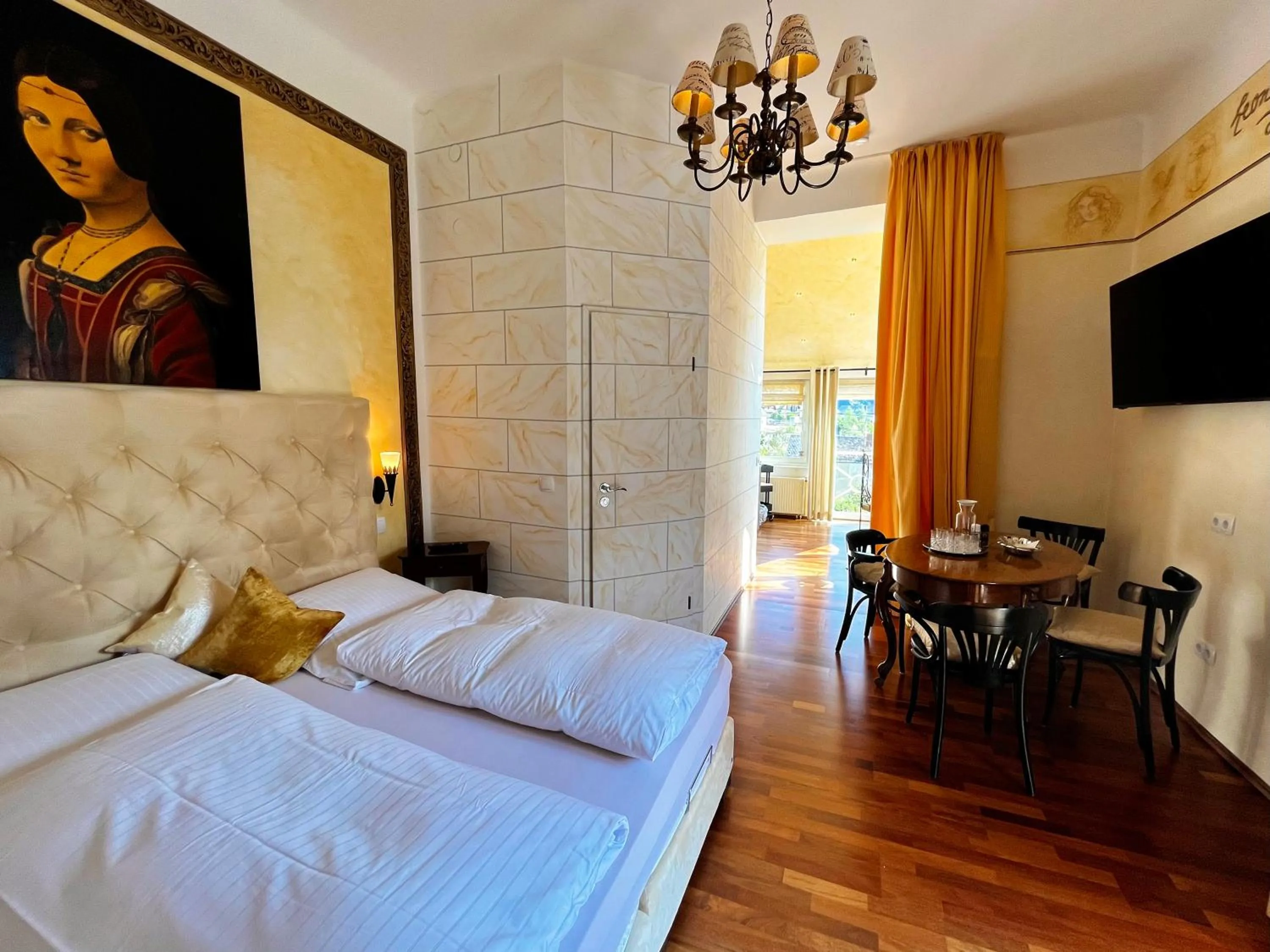 Photo of the whole room, Bed in PARK VILLA zentral am Mittelrhein Zimmer&Apartments Self check in Aparthotel