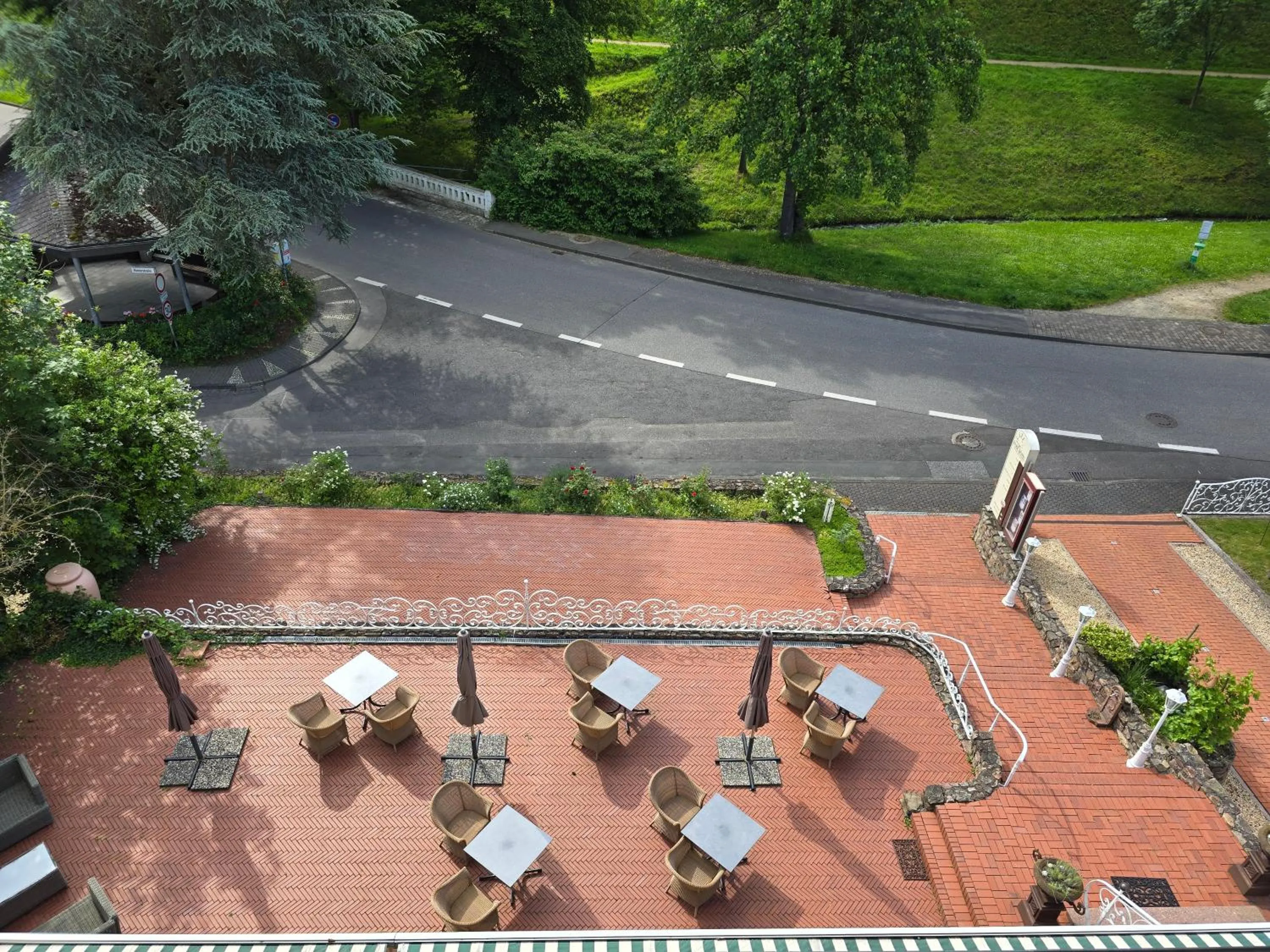 Balcony/Terrace in PARK VILLA zentral am Mittelrhein Zimmer&Apartments Self check in Aparthotel