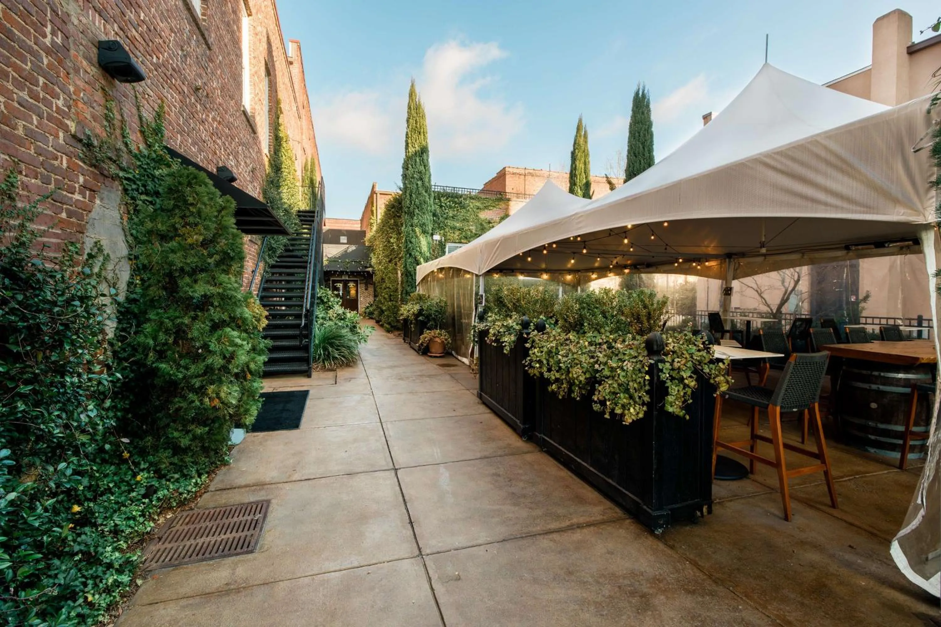 Lounge or bar in Hotel Florence, Tapestry Collection by Hilton