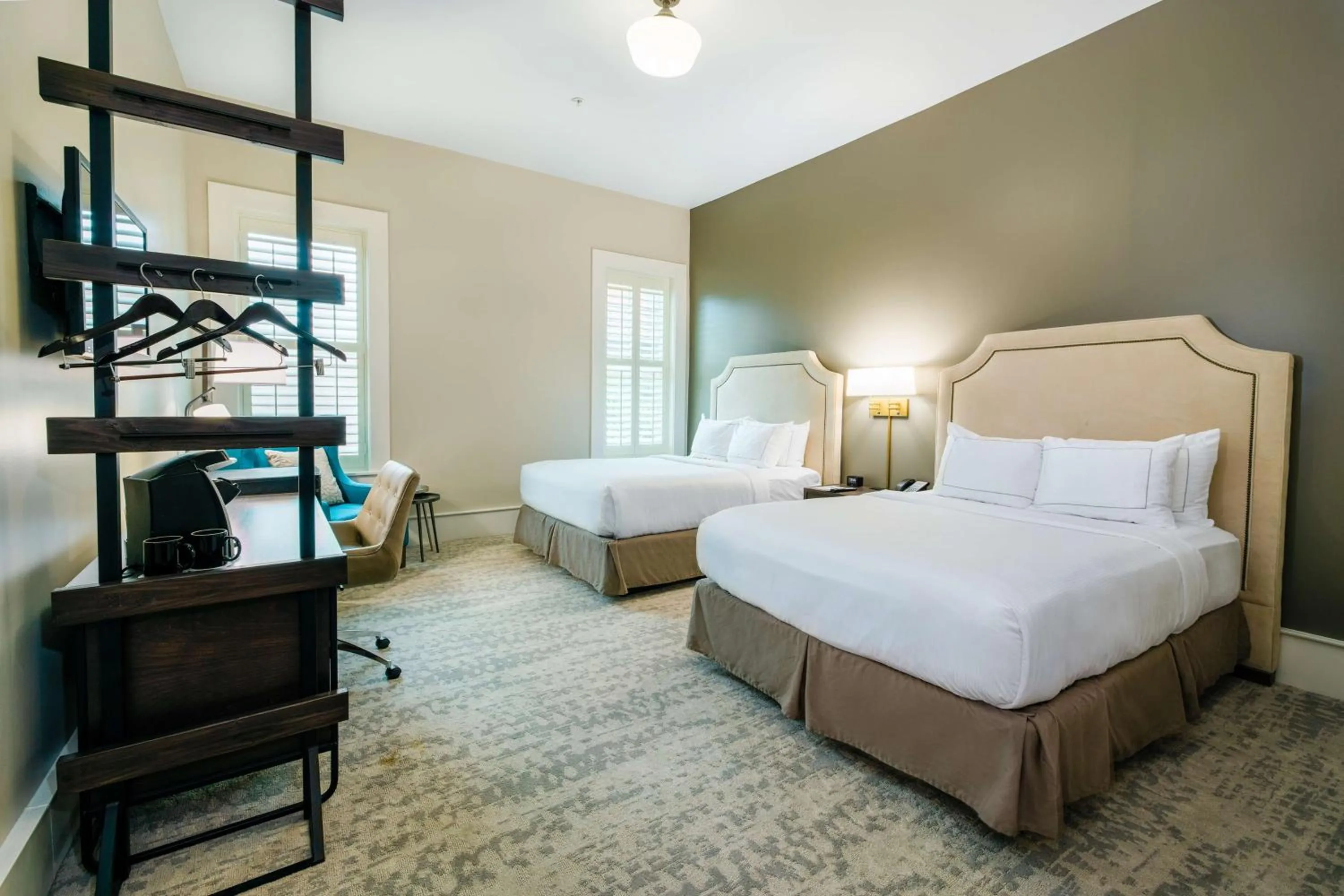 Bedroom, Bed in Hotel Florence, Tapestry Collection by Hilton