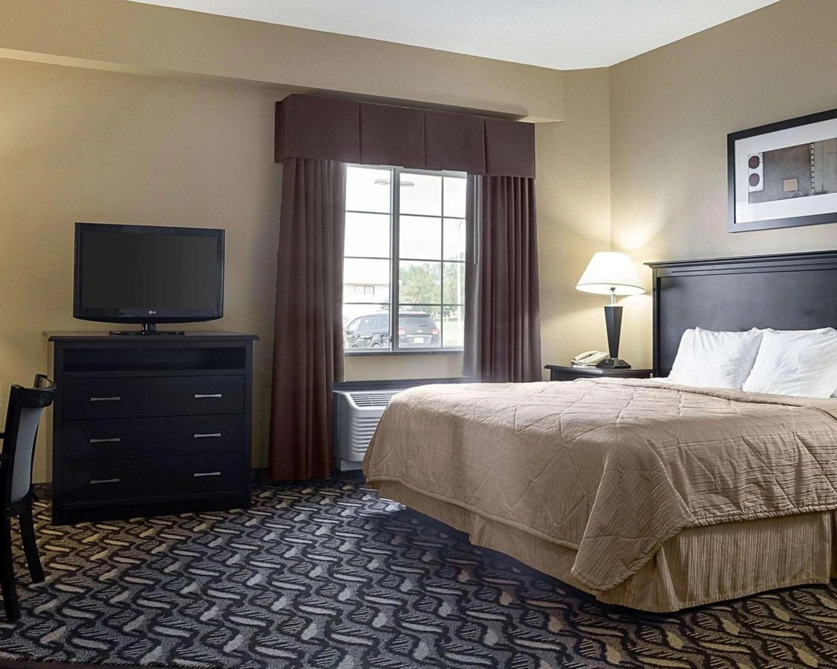 Bedroom in MainStay Suites Bismarck