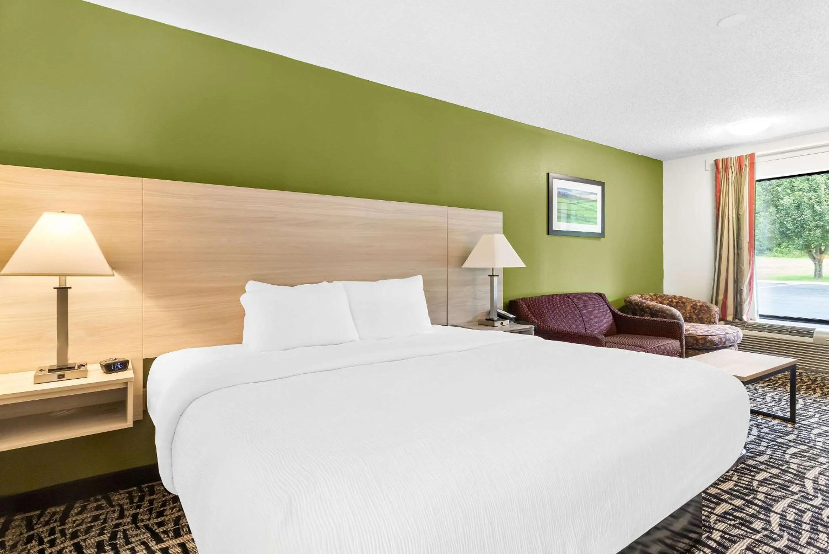 Bedroom, Bed in Quality Inn Russellville