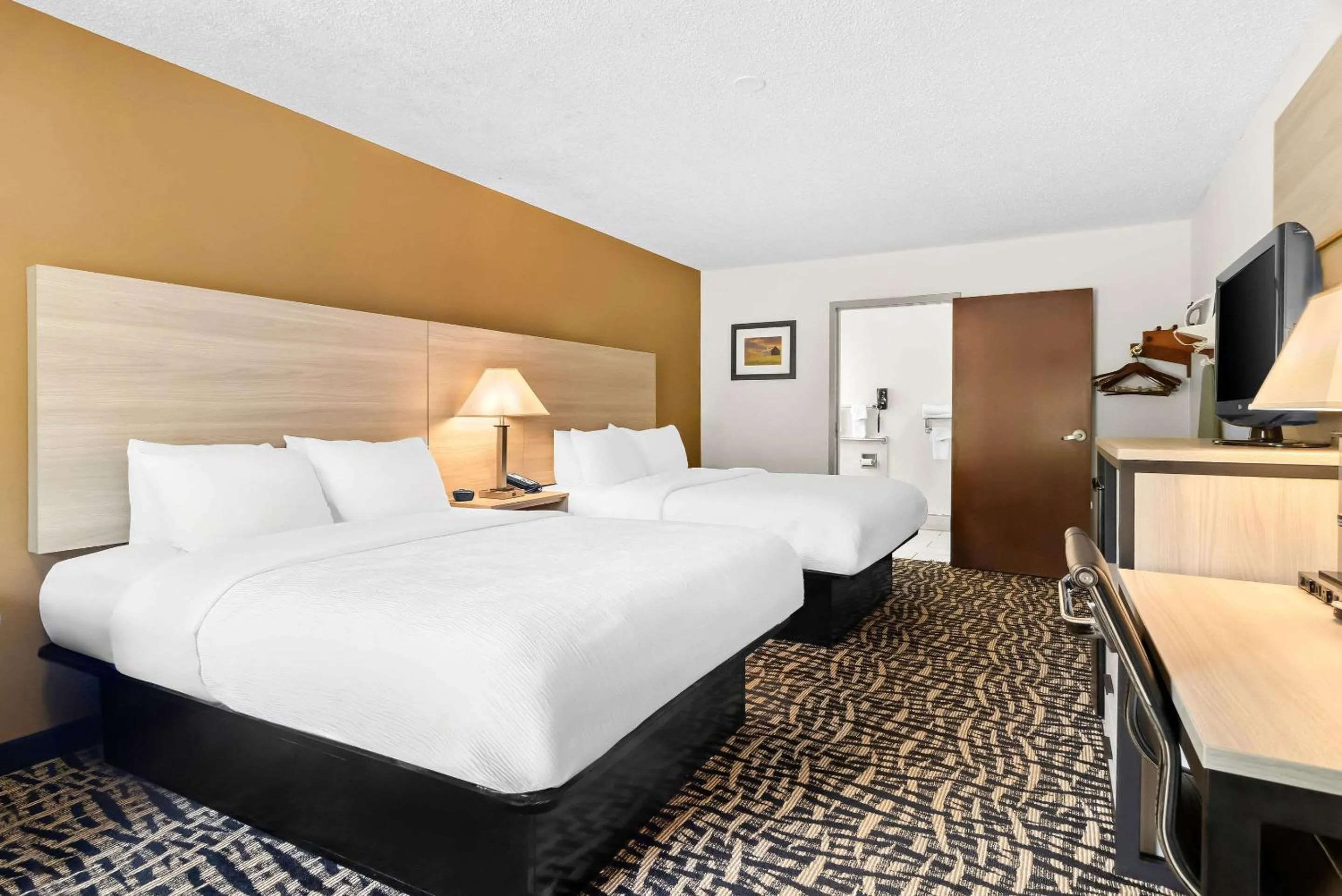 Bedroom, Bed in Quality Inn Russellville