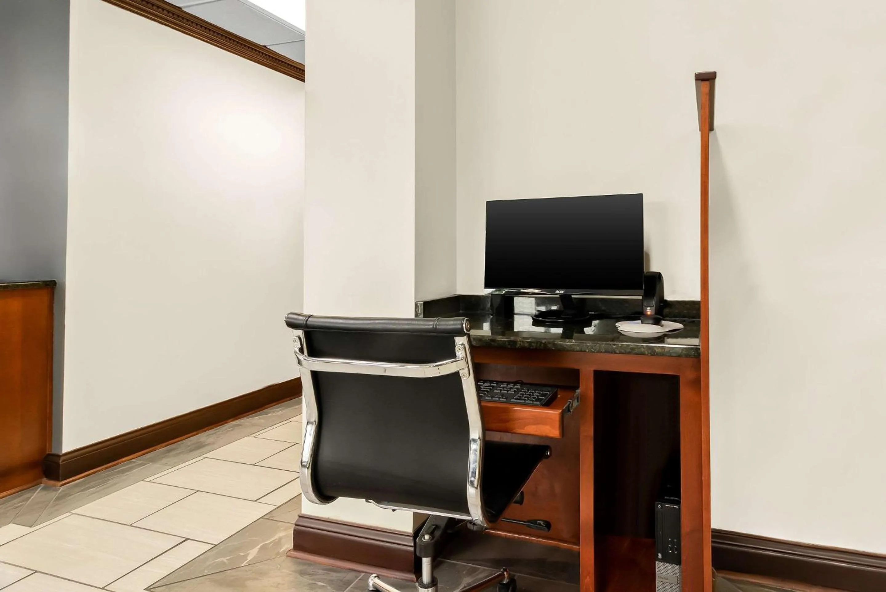 Business facilities in Quality Inn Russellville