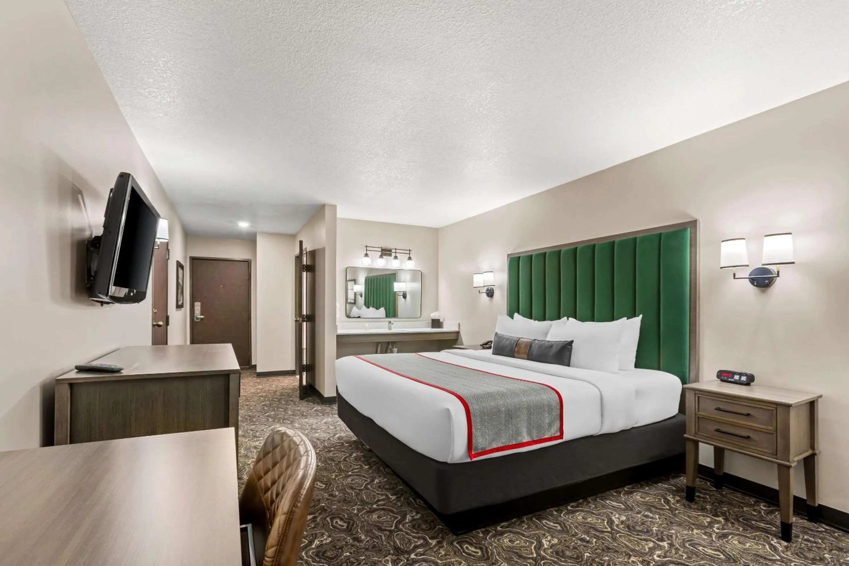 Bedroom in Lumber Jack Lodge, Ascend Hotel Collection