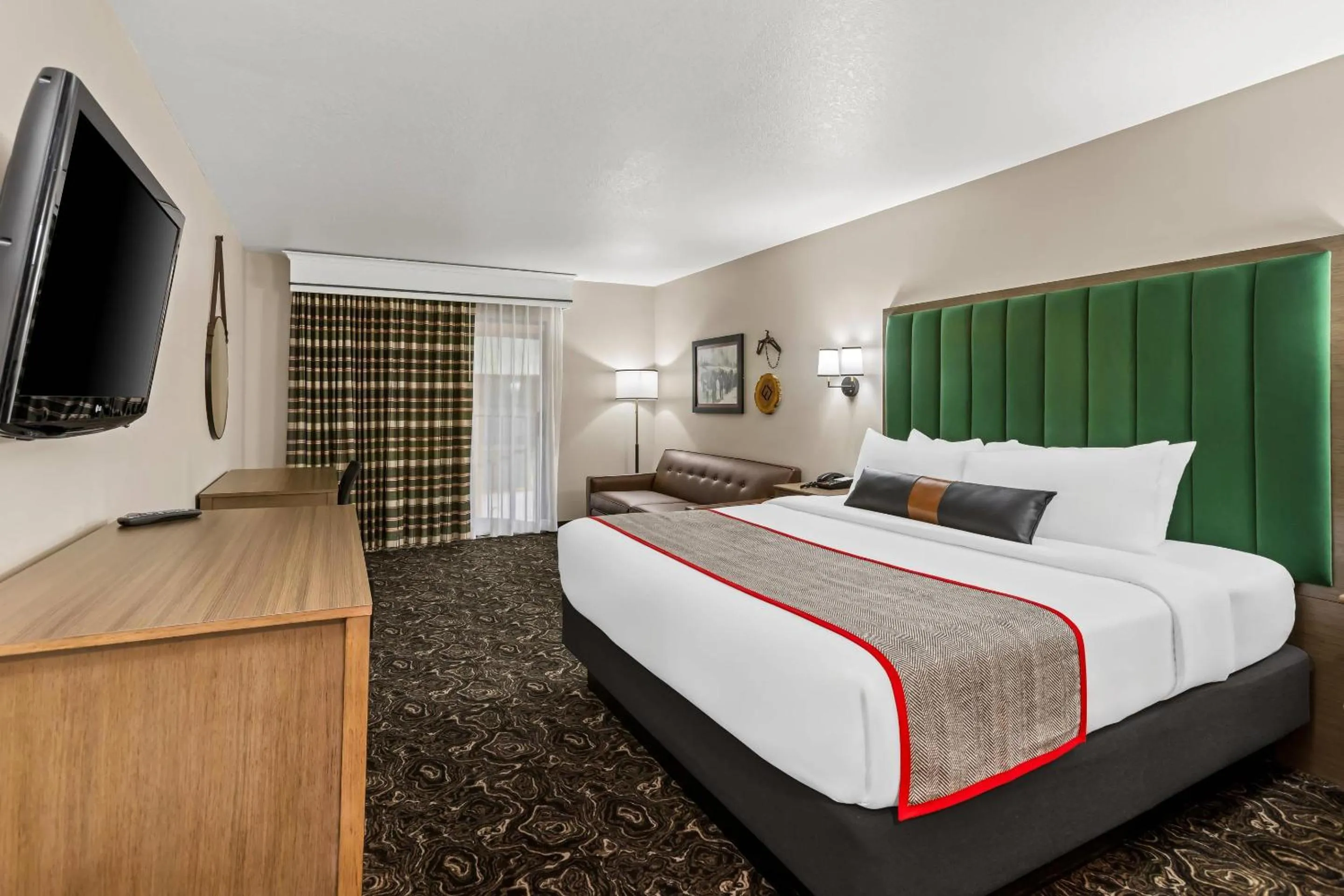Bedroom, Bed in Lumber Jack Lodge, an Ascend Collection Hotel