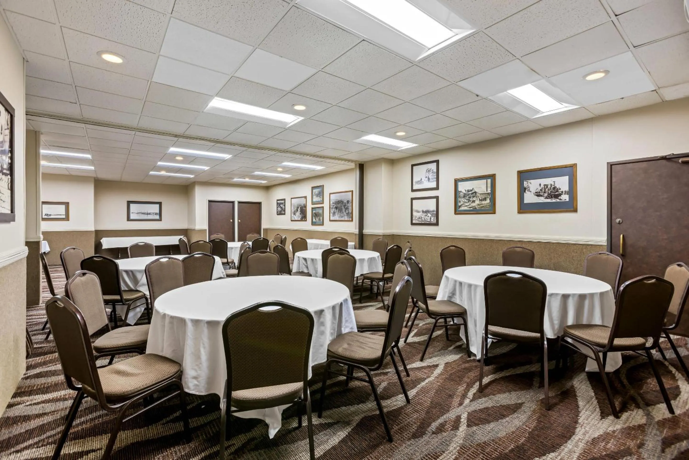 Meeting/conference room in Lumber Jack Lodge, an Ascend Collection Hotel
