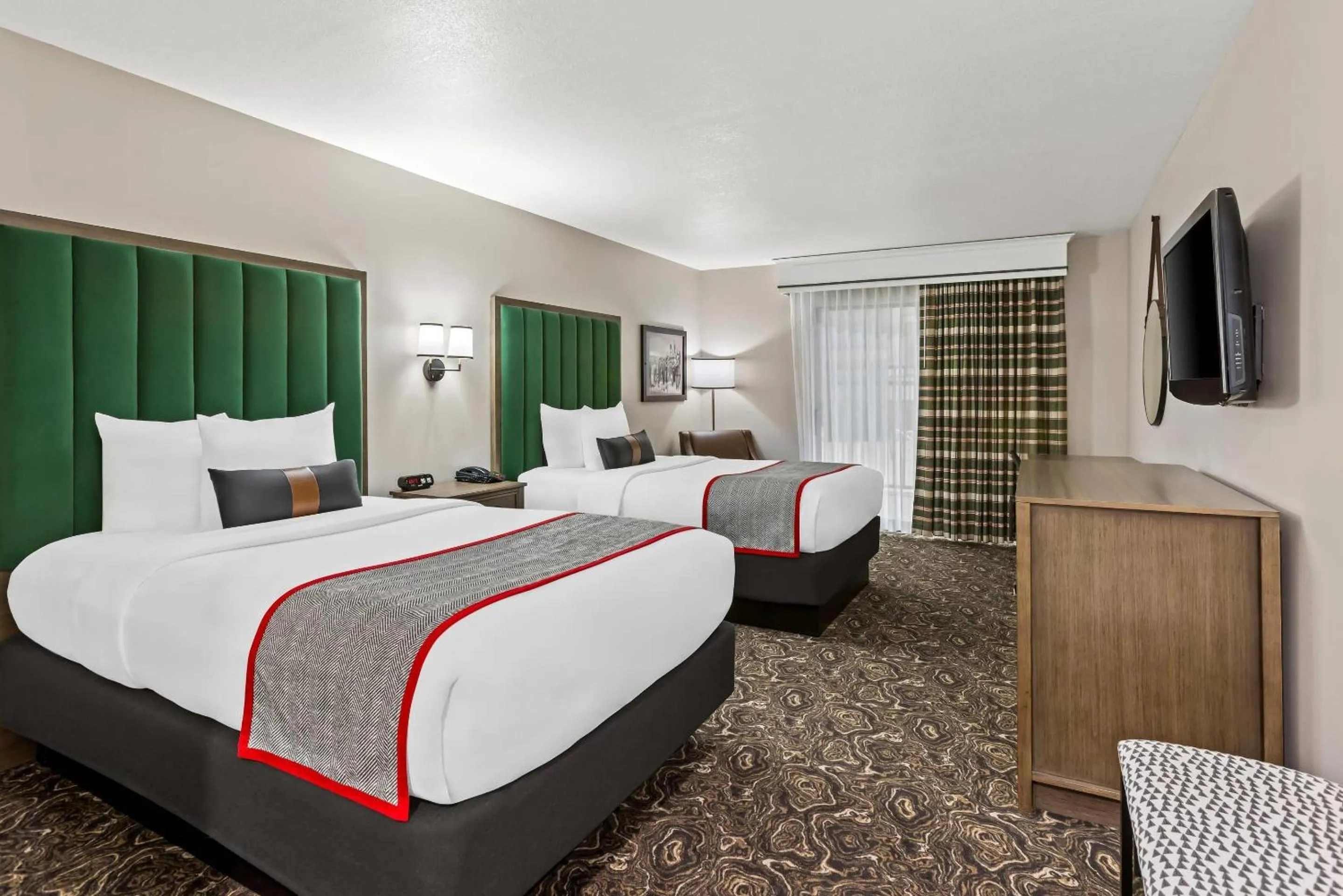 Bedroom, Bed in Lumber Jack Lodge, an Ascend Collection Hotel