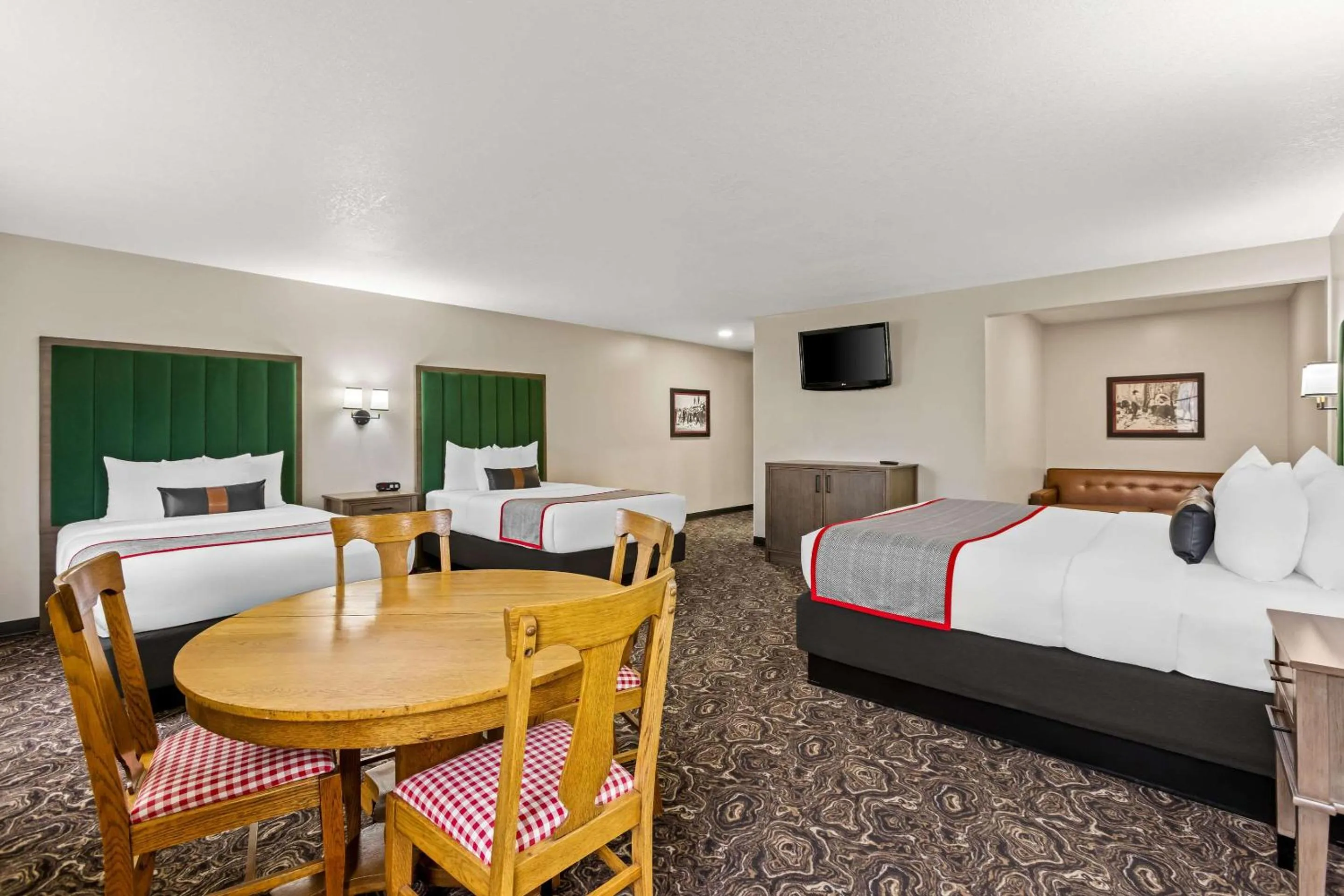 Bedroom in Lumber Jack Lodge, Ascend Hotel Collection