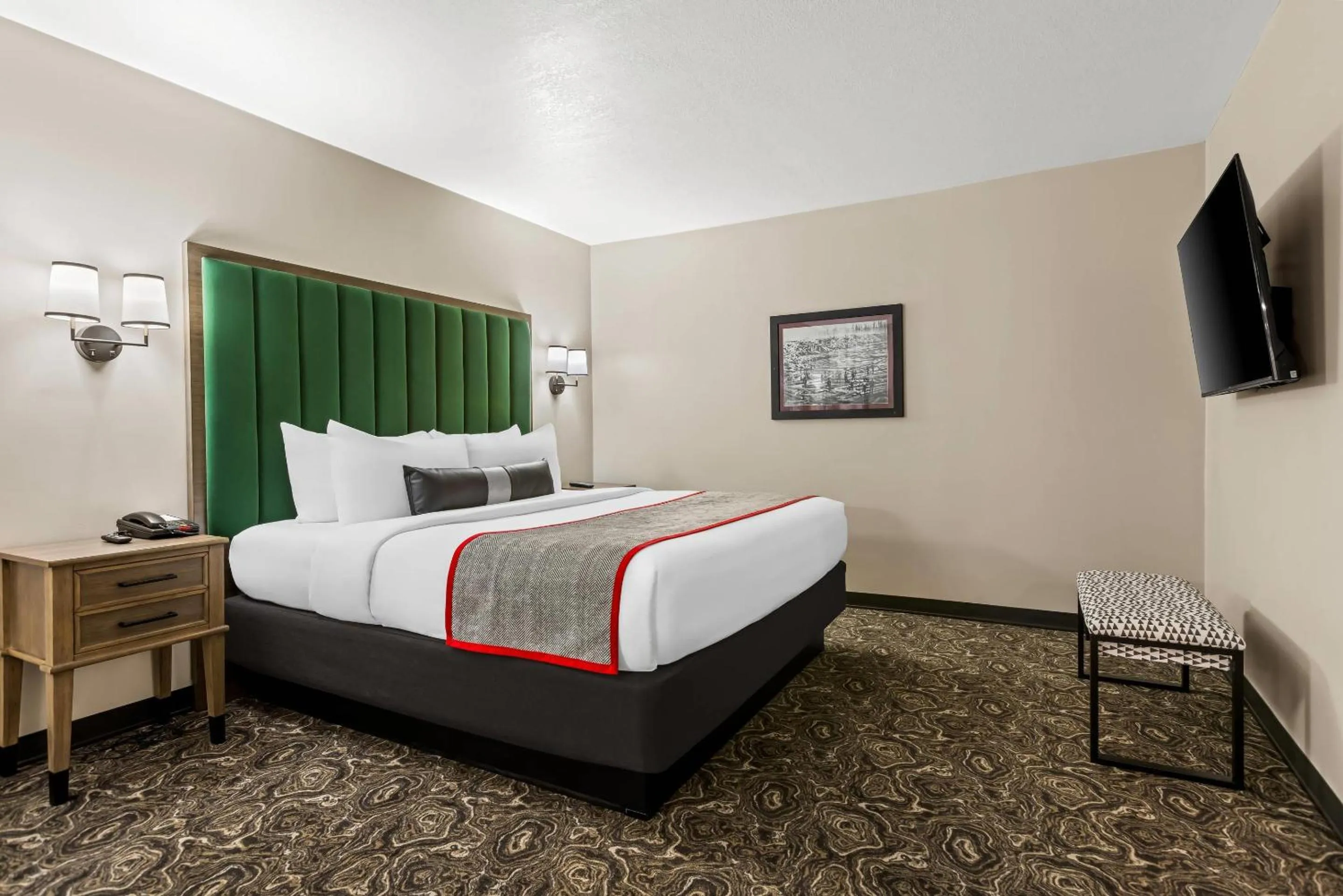 Bedroom, Bed in Lumber Jack Lodge, an Ascend Collection Hotel