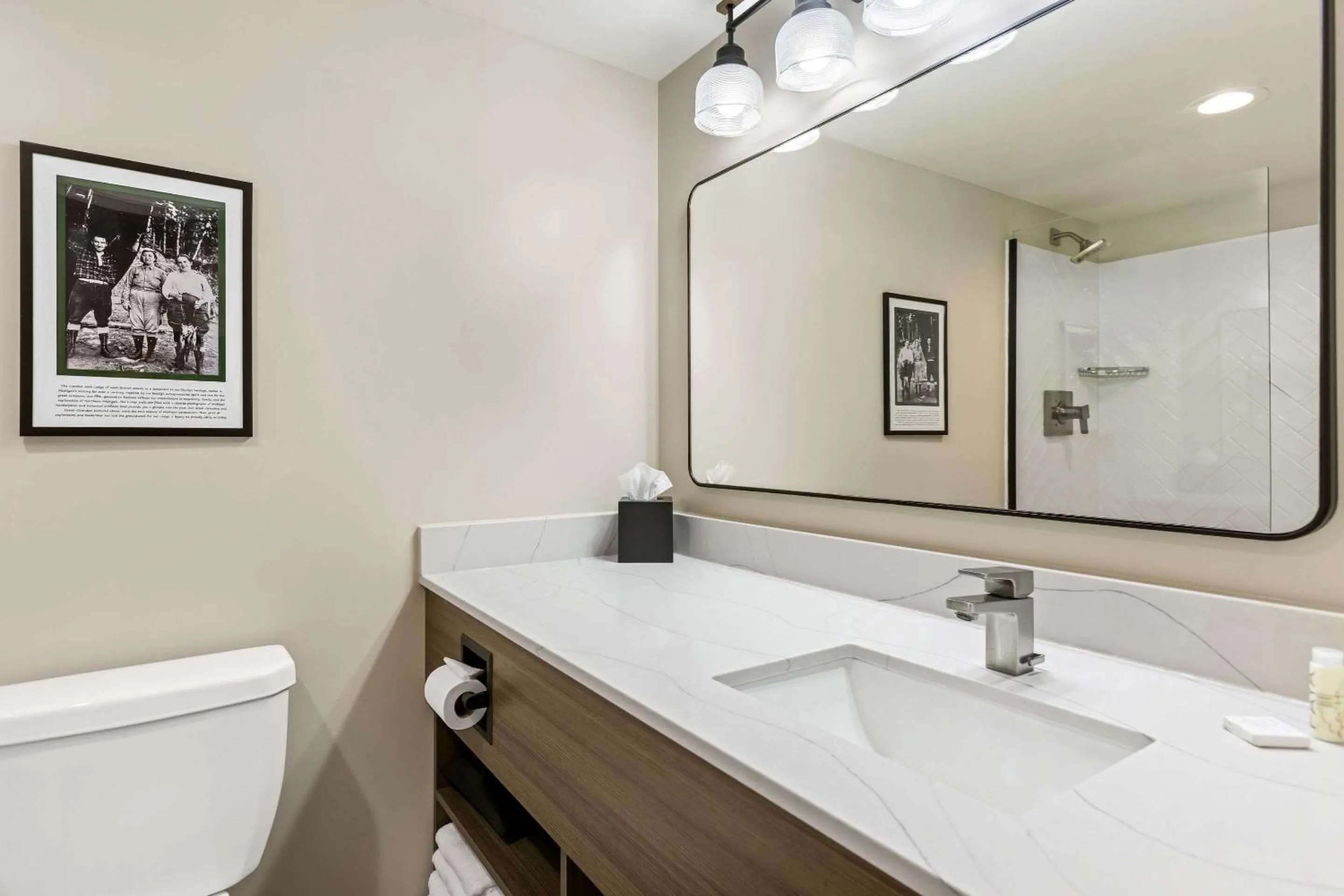 Bedroom in Lumber Jack Lodge, Ascend Hotel Collection