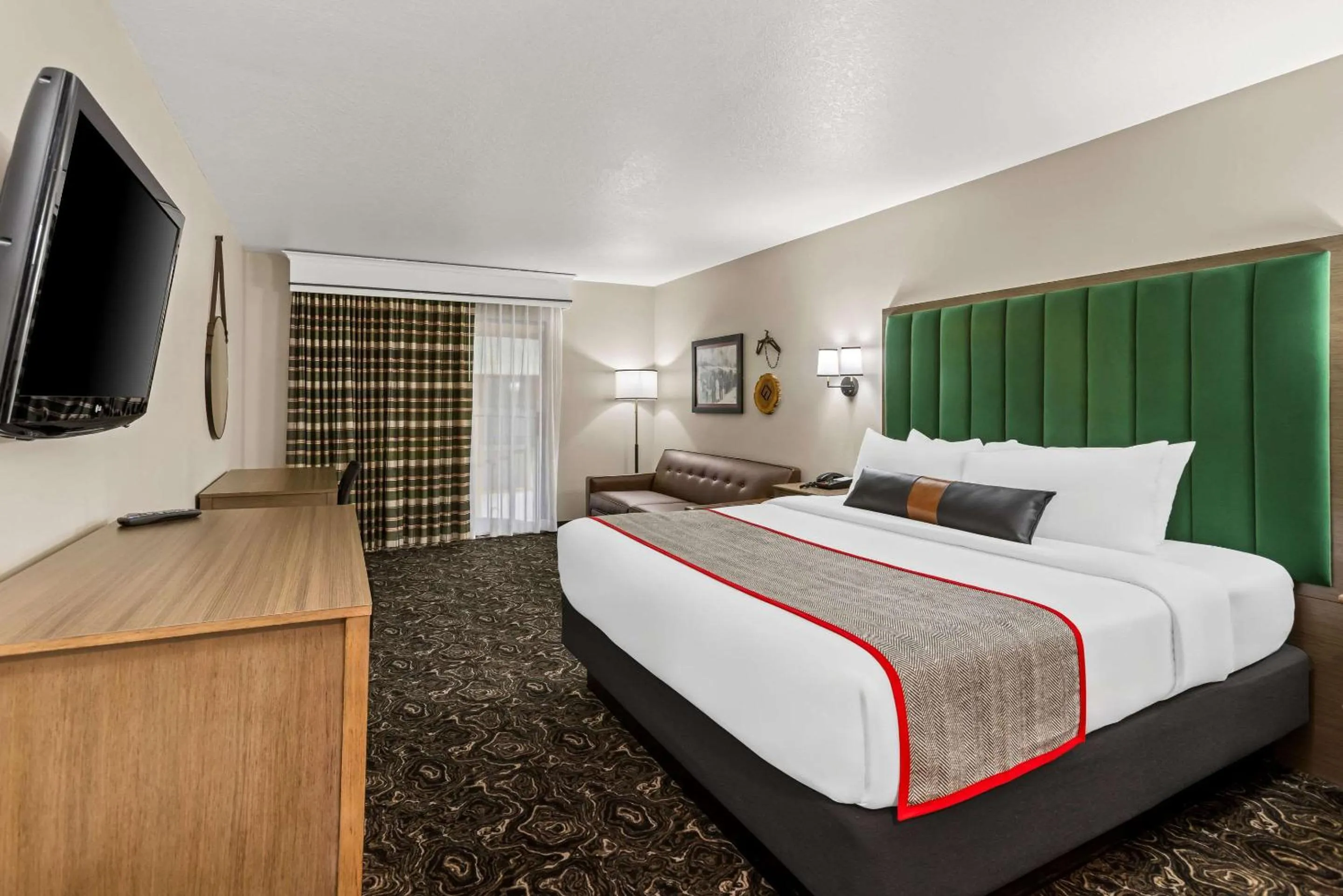 Bedroom in Lumber Jack Lodge, Ascend Hotel Collection