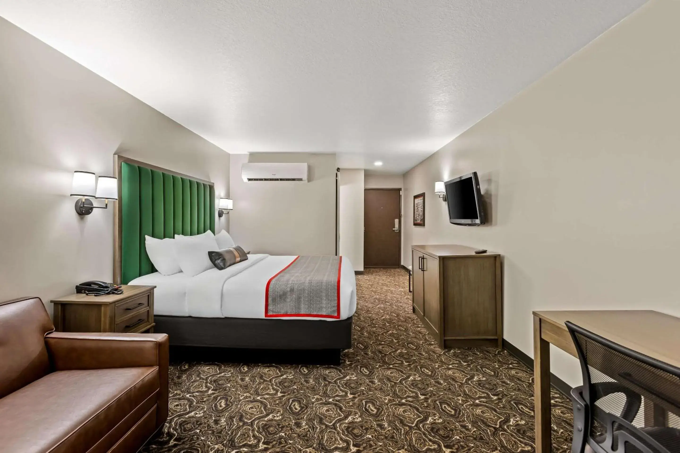 Bedroom in Lumber Jack Lodge, Ascend Hotel Collection Bedroom in Lumber Jack Lodge, Ascend Hotel Collection