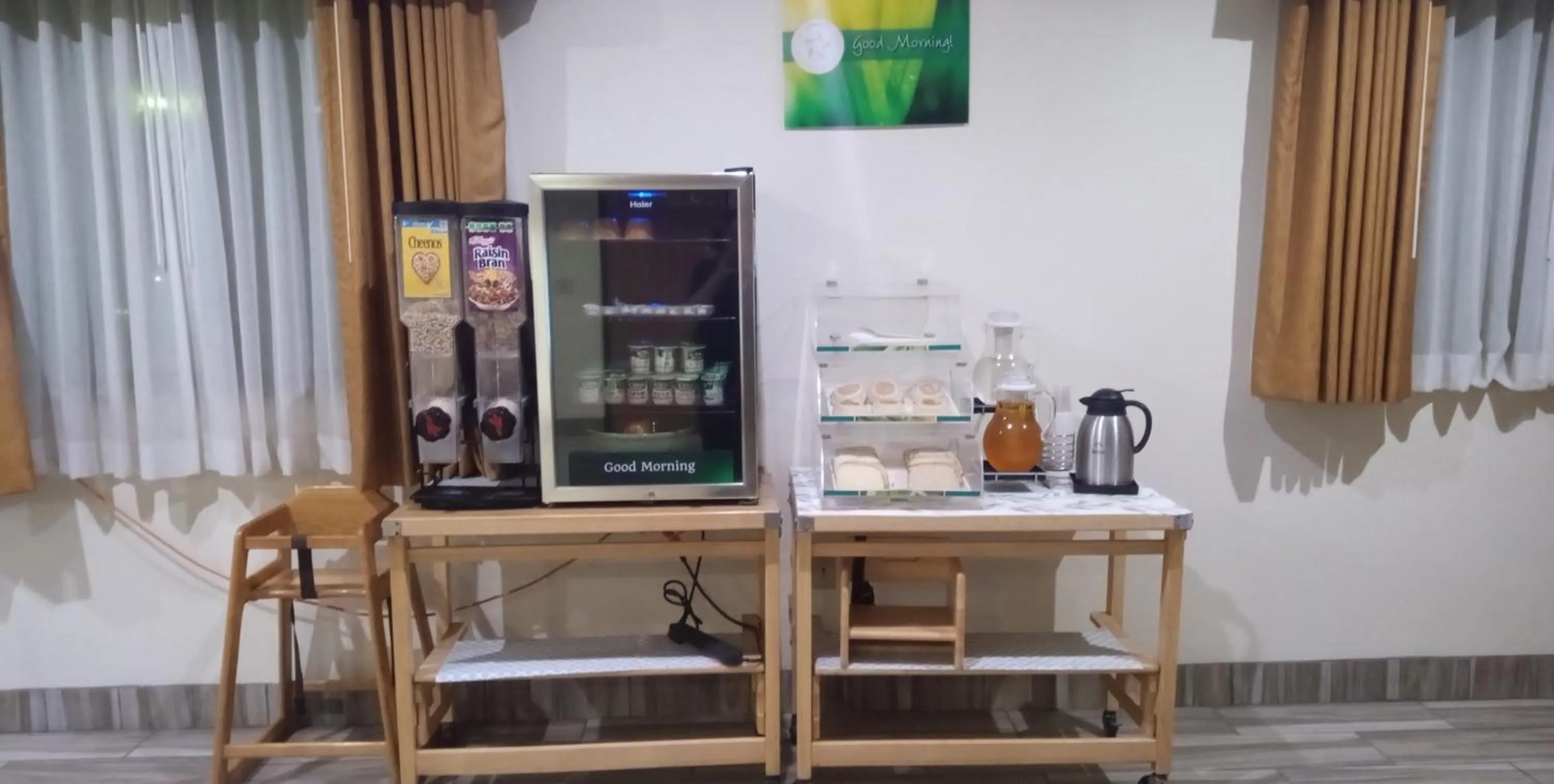 Coffee/tea facilities in Quality Inn Durand I-69