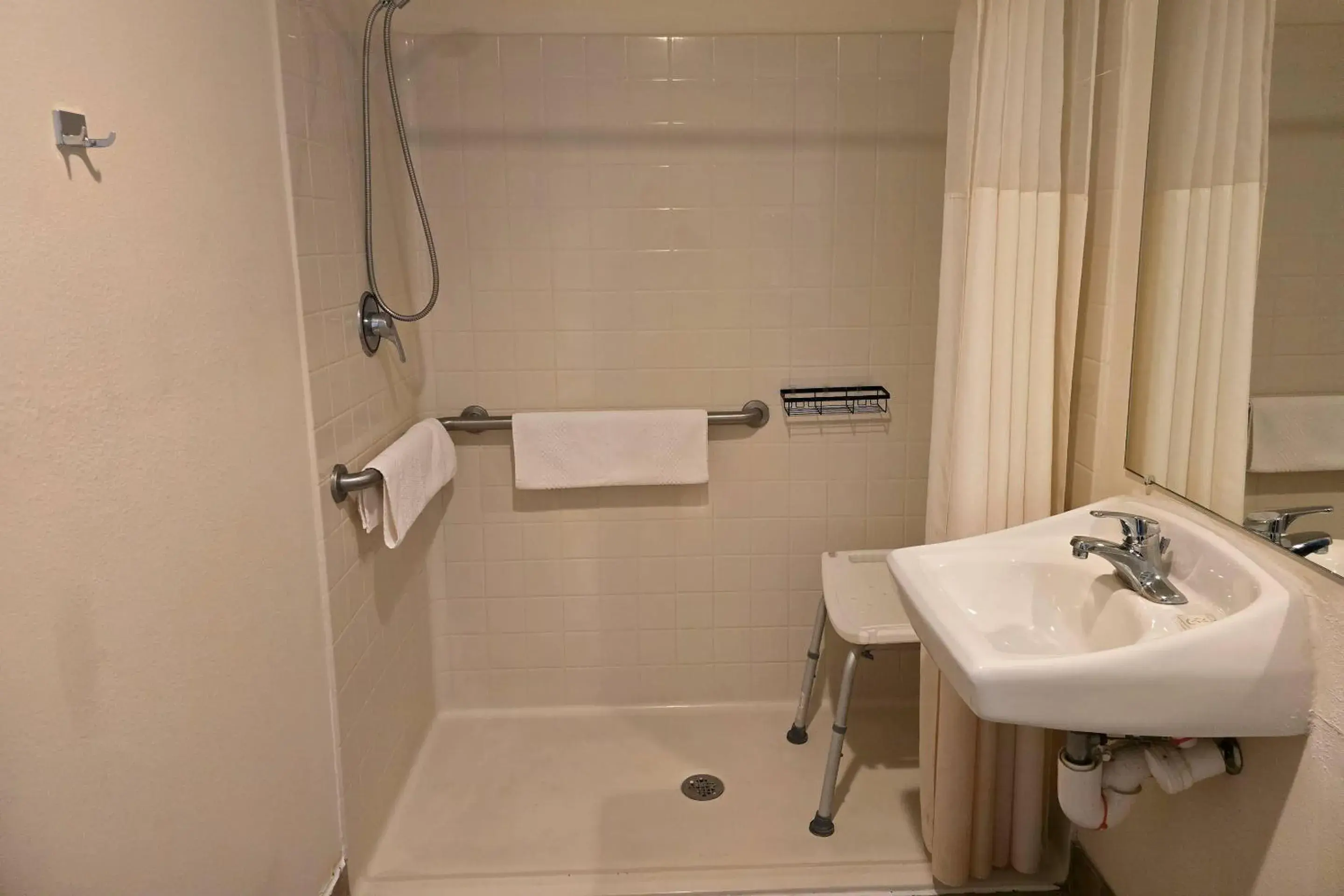 Bedroom in Quality Inn Durand I-69 Bedroom in Quality Inn Durand I-69