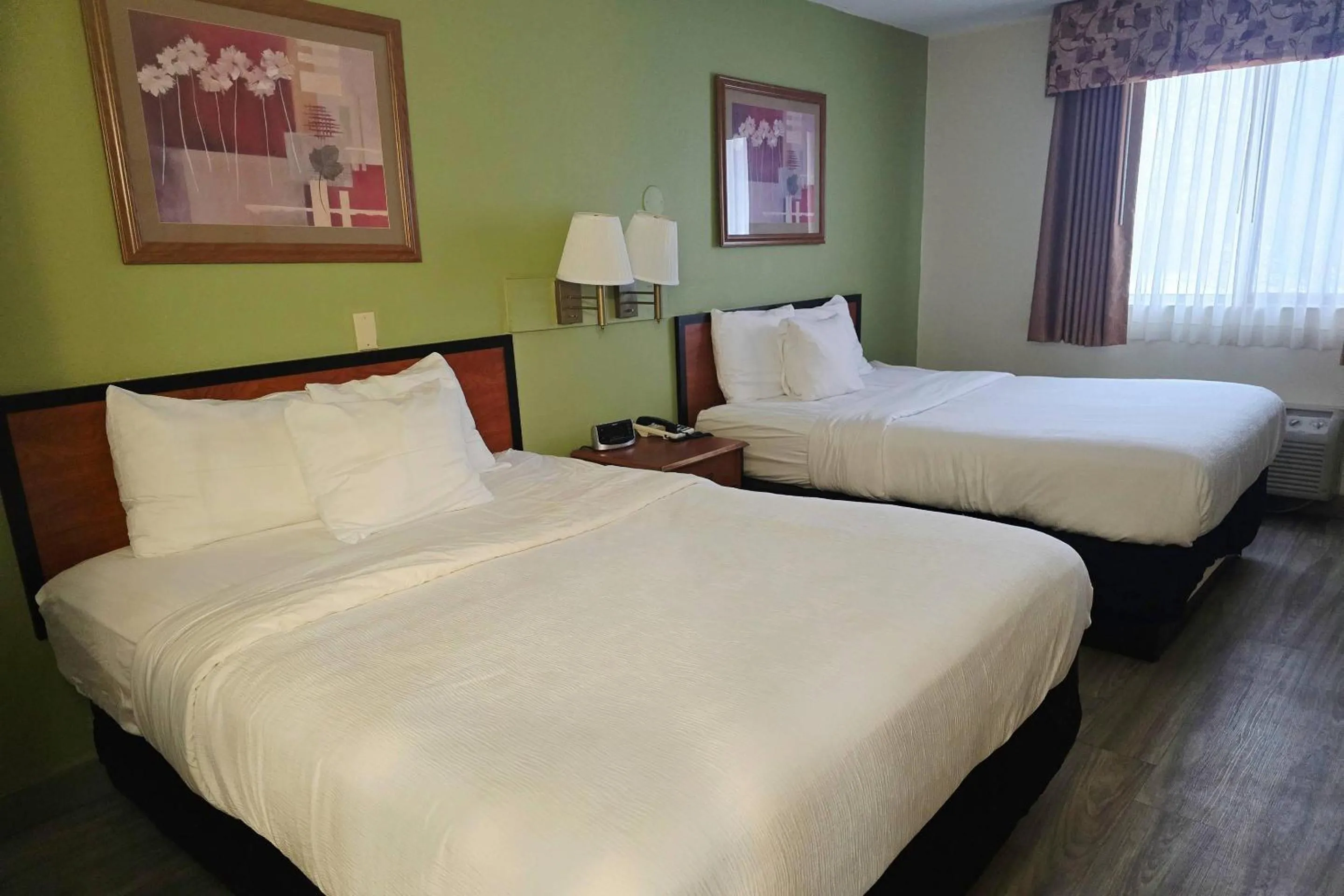 Bedroom in Quality Inn Durand I-69