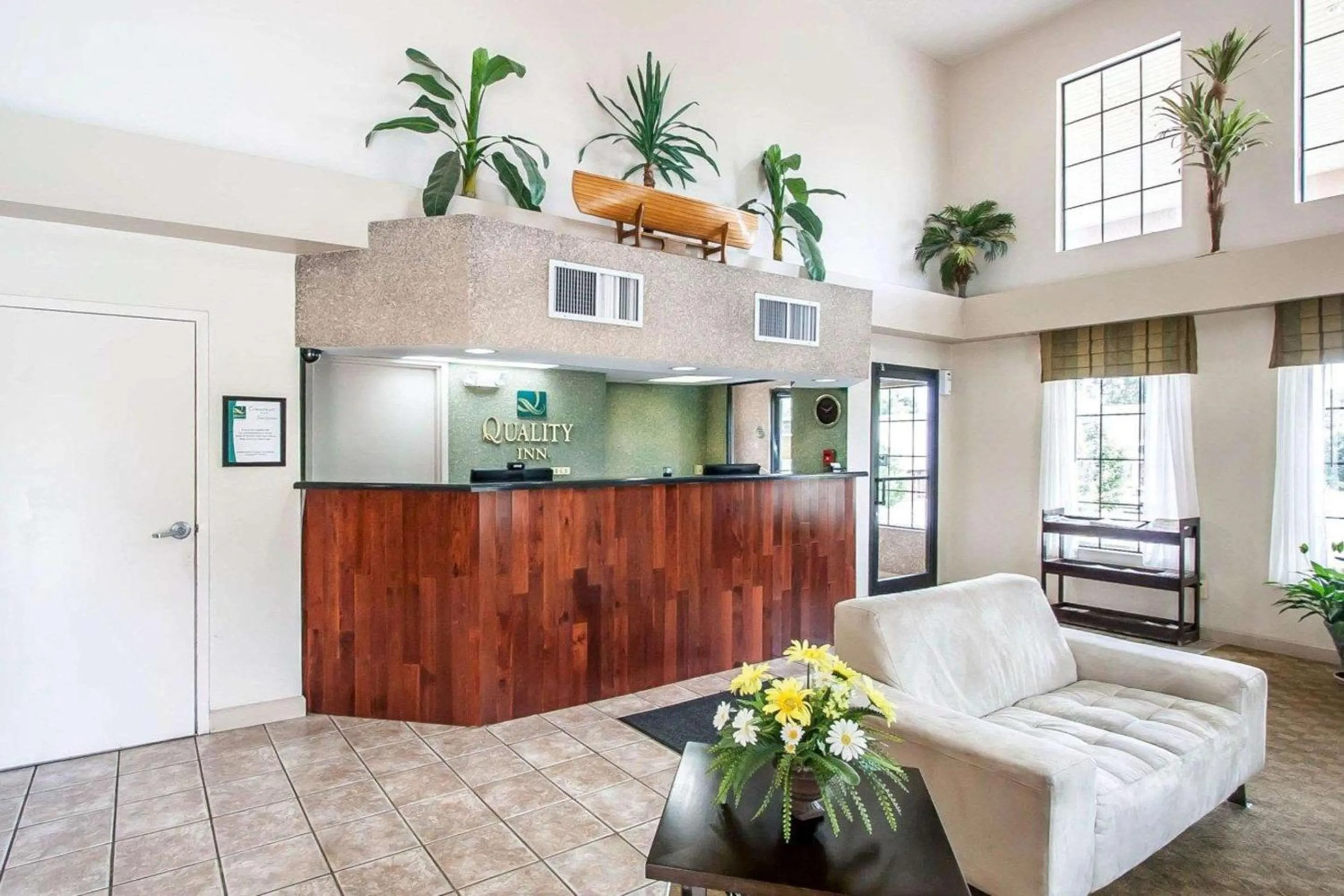 Lobby or reception in Quality Inn Savannah South