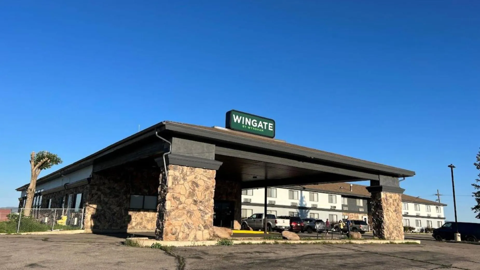 Property building in Wingate by Wyndham Beaver I-15